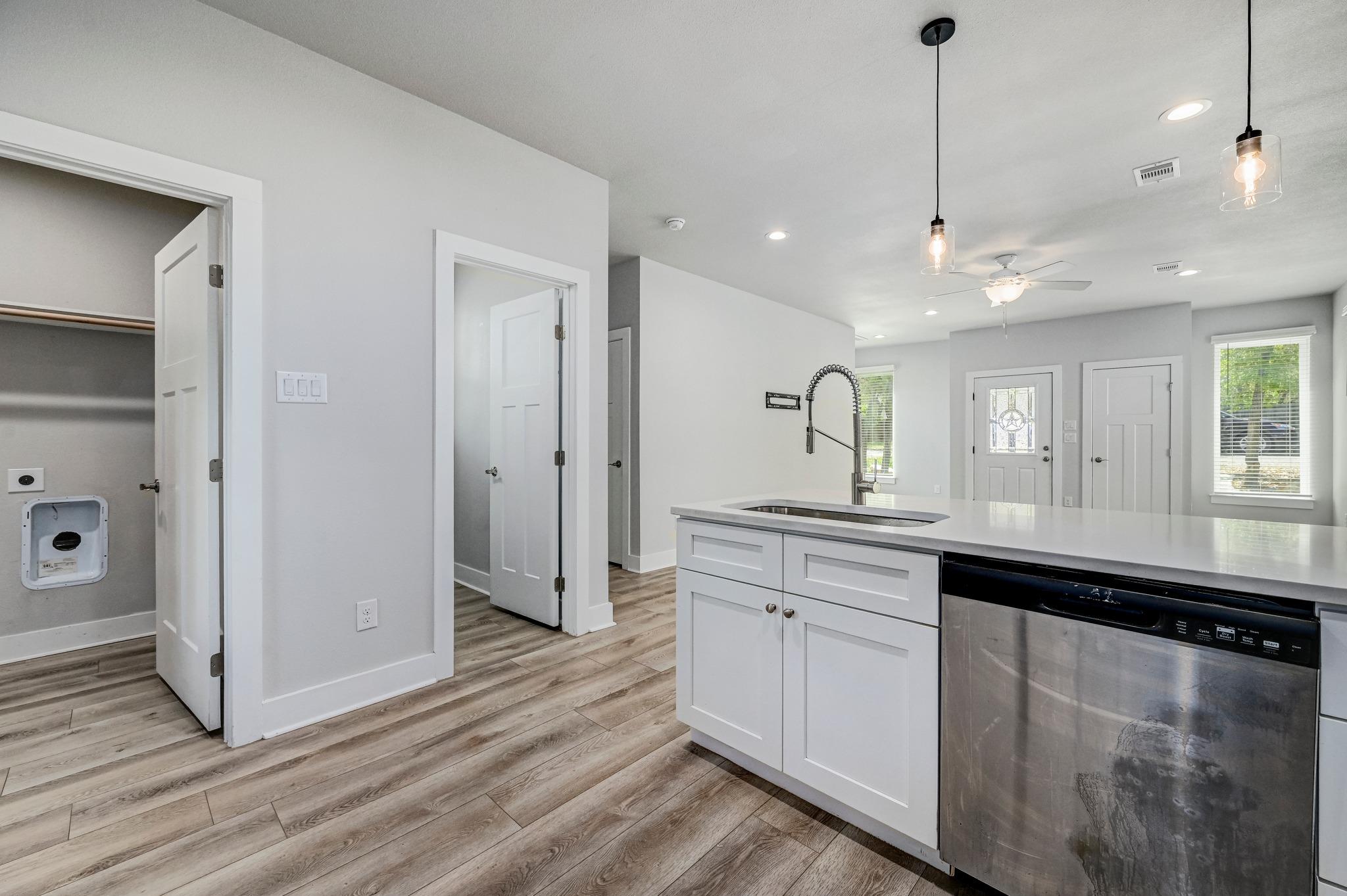 340 Shady Bluff Dr, Wimberley, TX 78676