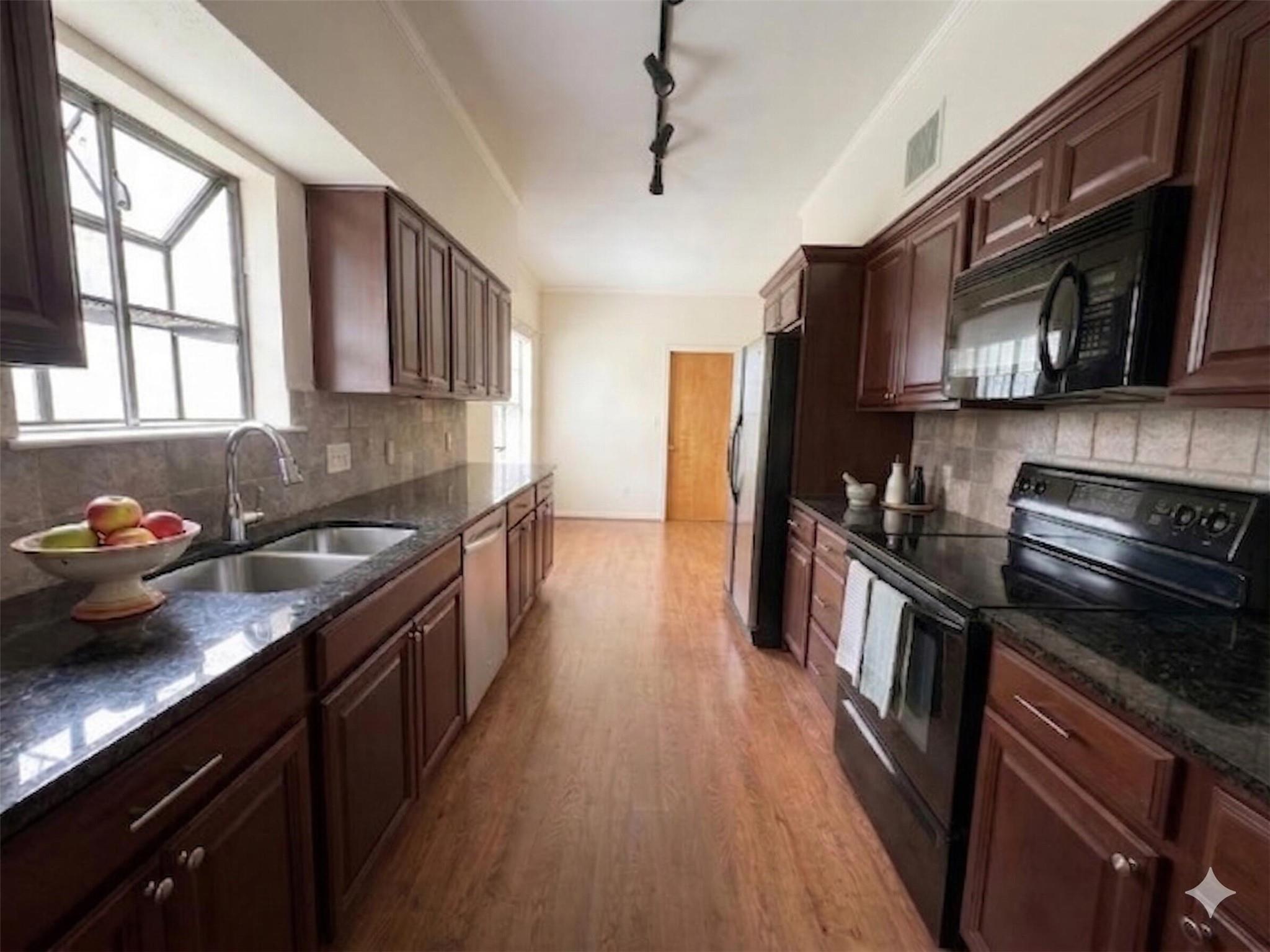 9804 Timber Ridge Pass, Austin, TX 78733