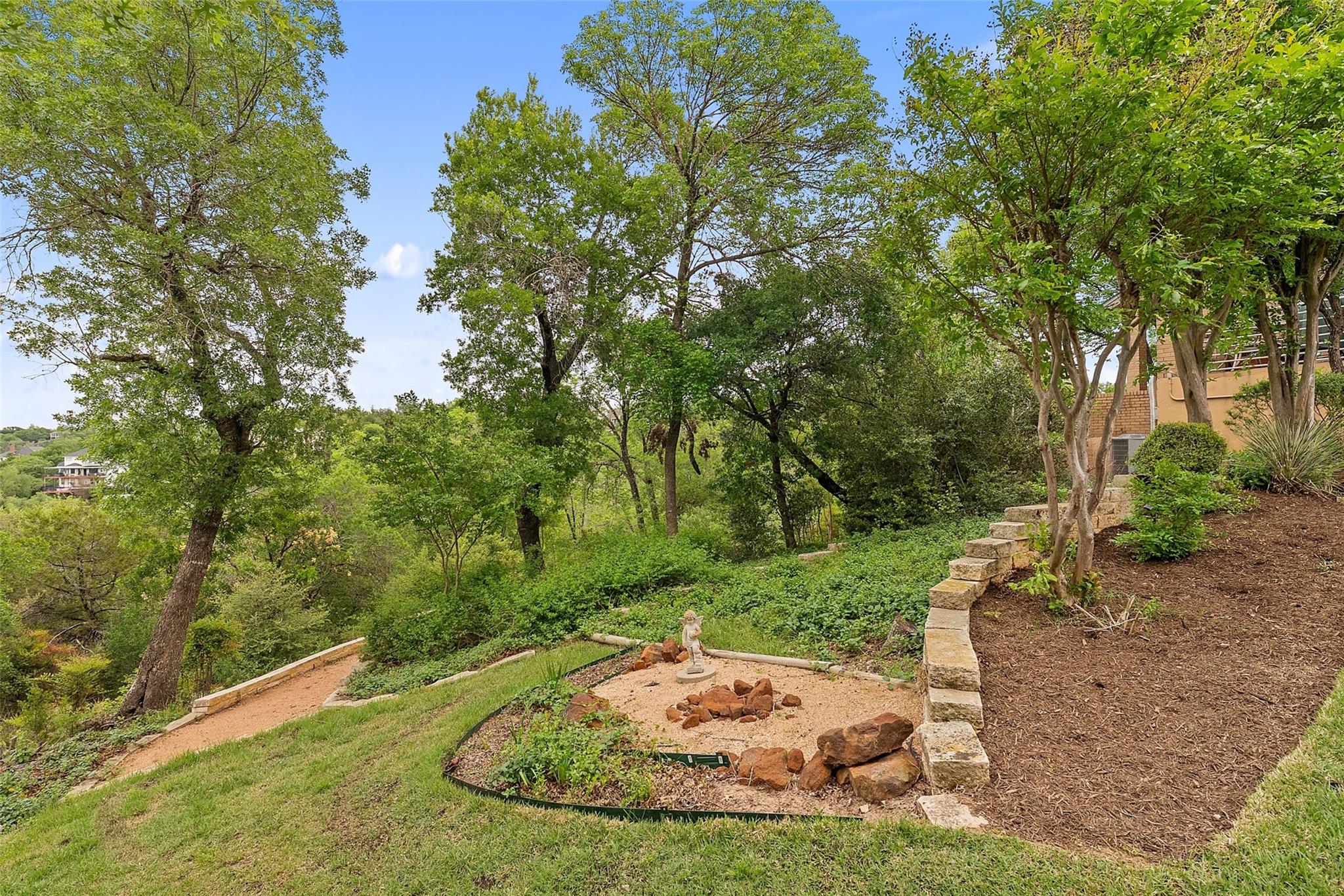 6309 Northgrove Rd, Austin, TX 78731