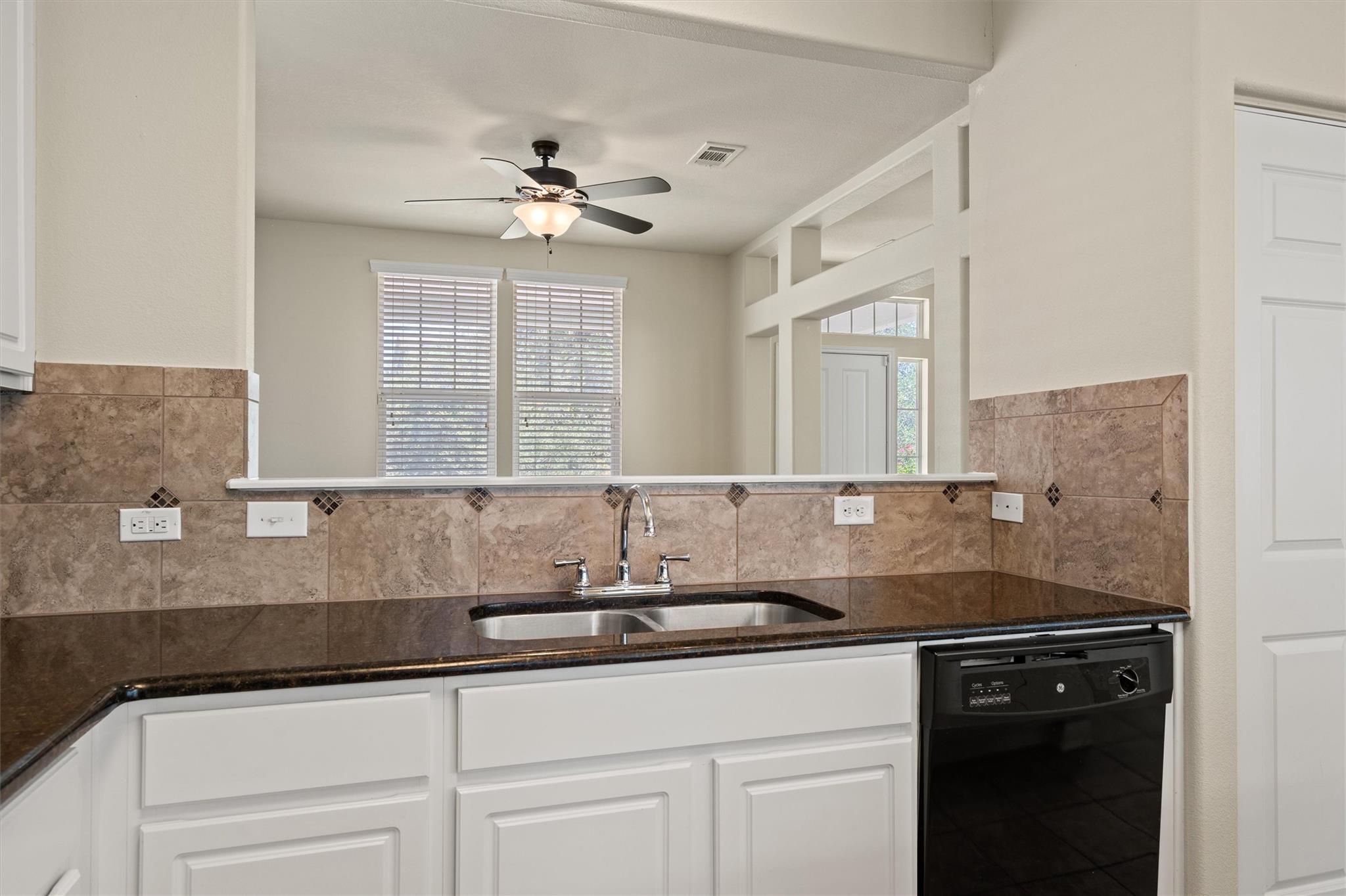 423 Wetzel, Kyle, TX 78640