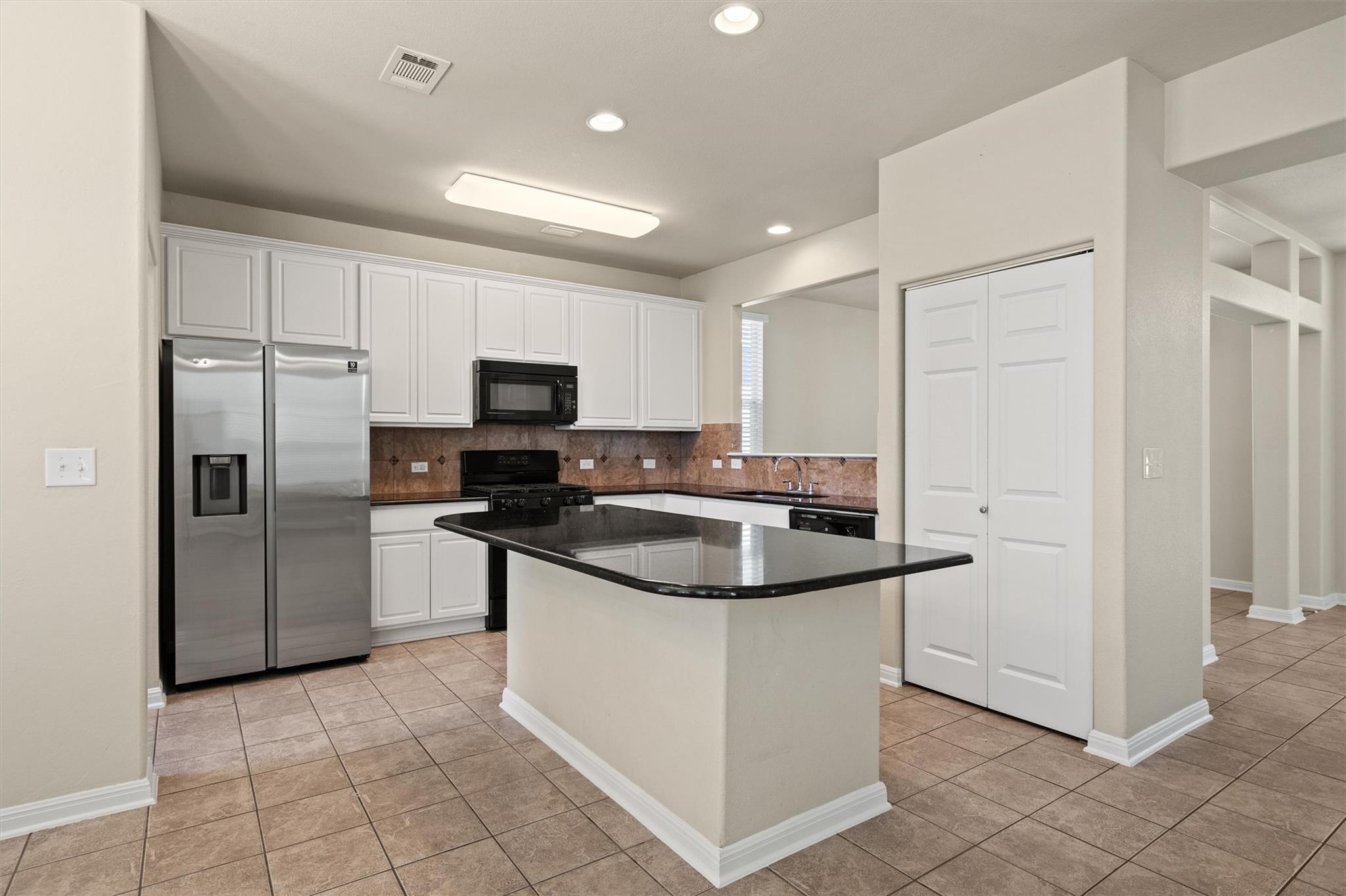 423 Wetzel, Kyle, TX 78640