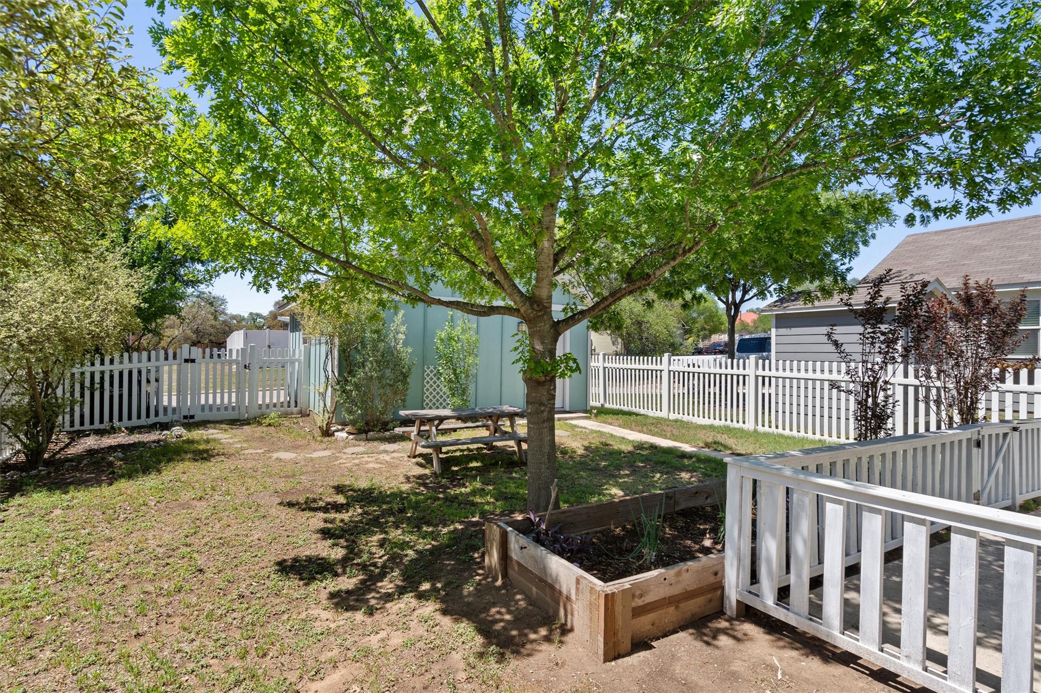 423 Wetzel, Kyle, TX 78640