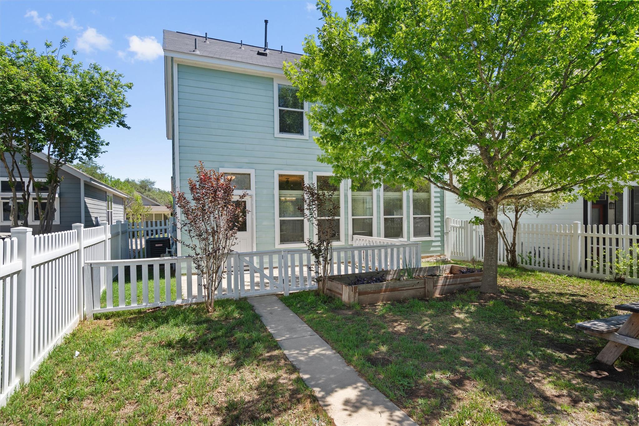 423 Wetzel, Kyle, TX 78640