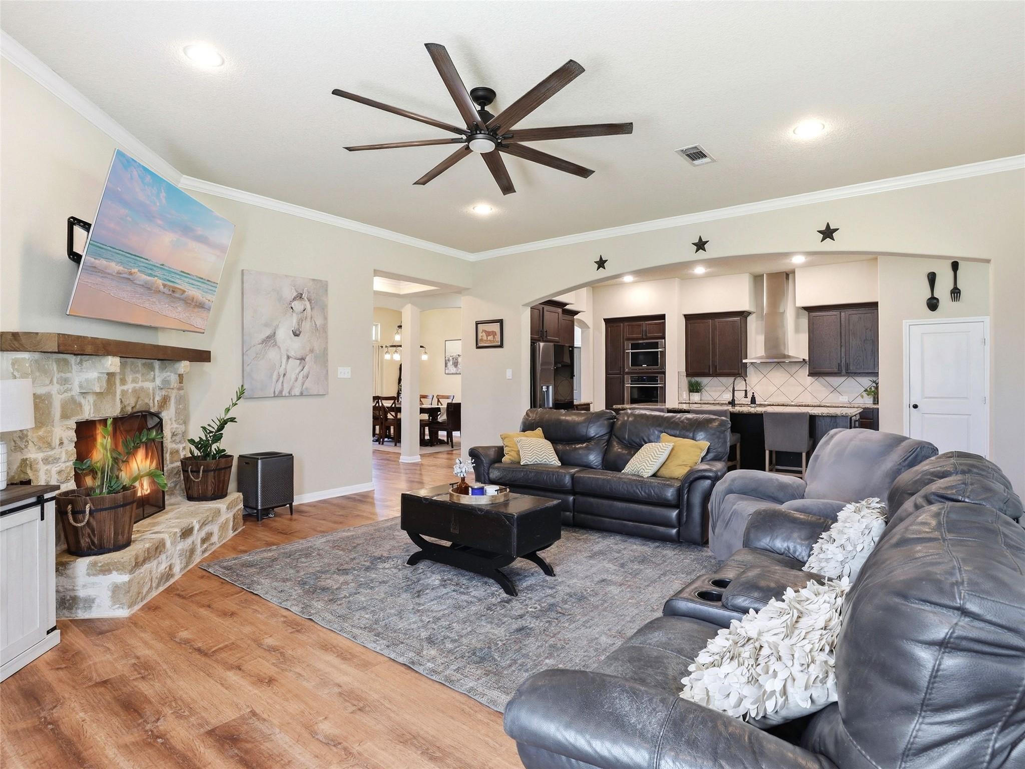 1211 Copperhead Rd, Seguin, TX 78155