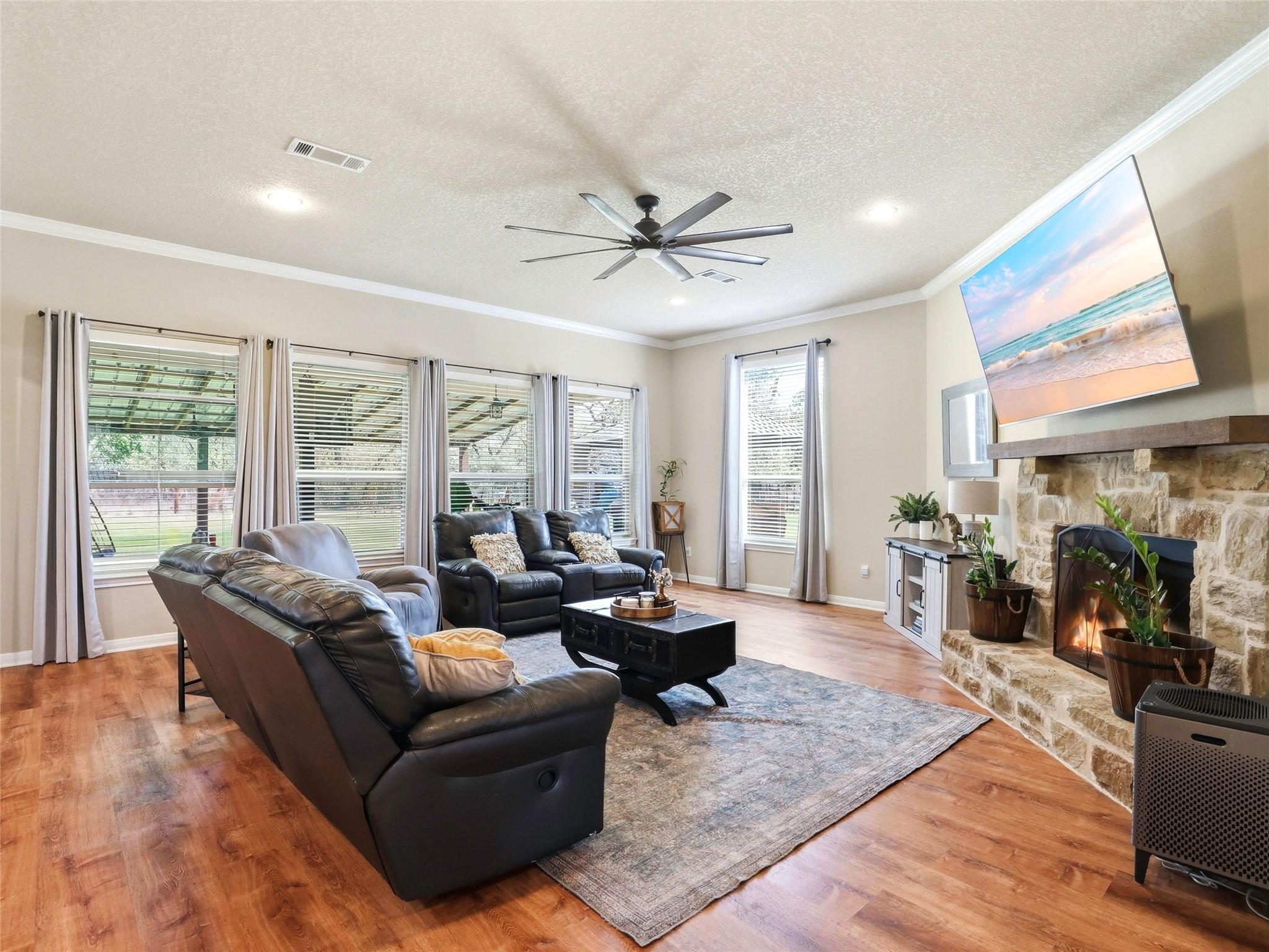 1211 Copperhead Rd, Seguin, TX 78155