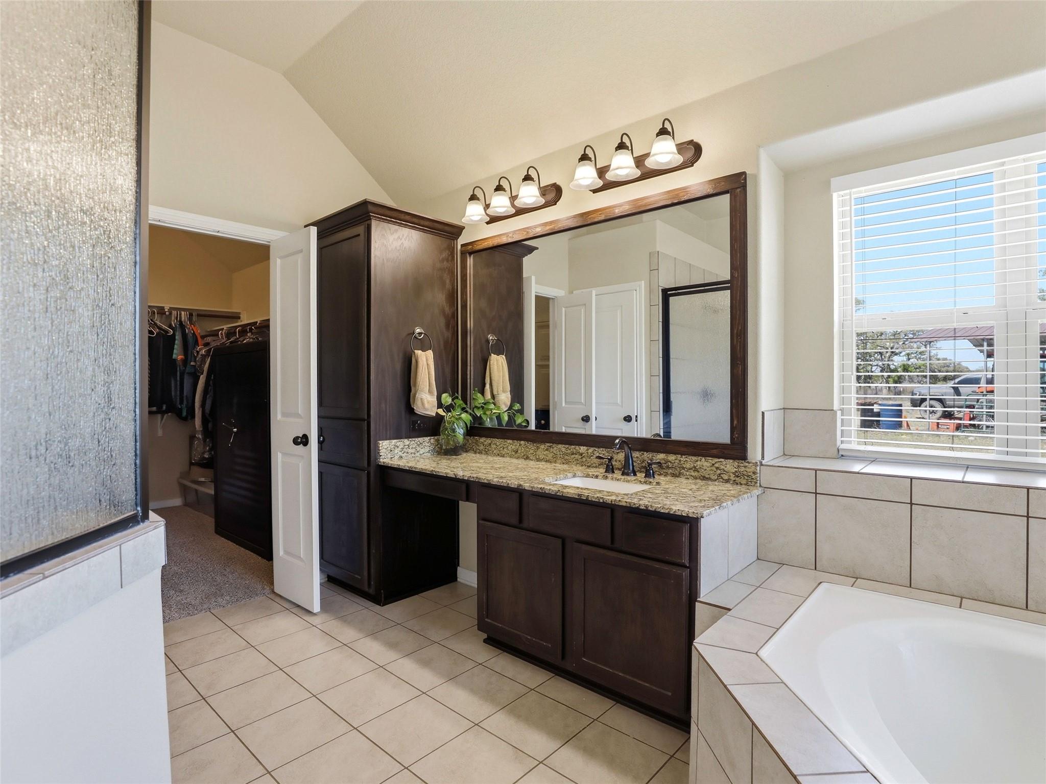 1211 Copperhead Rd, Seguin, TX 78155