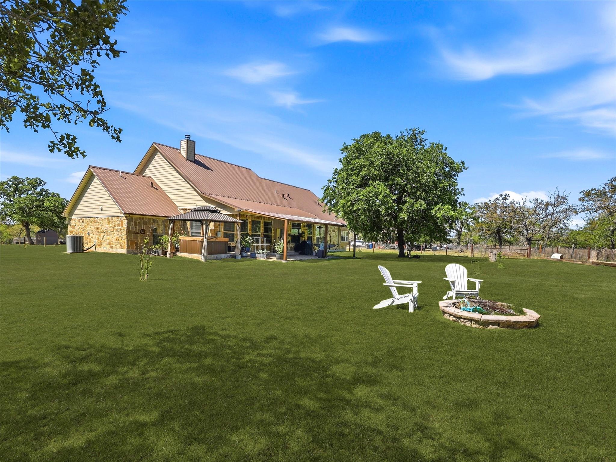 1211 Copperhead Rd, Seguin, TX 78155