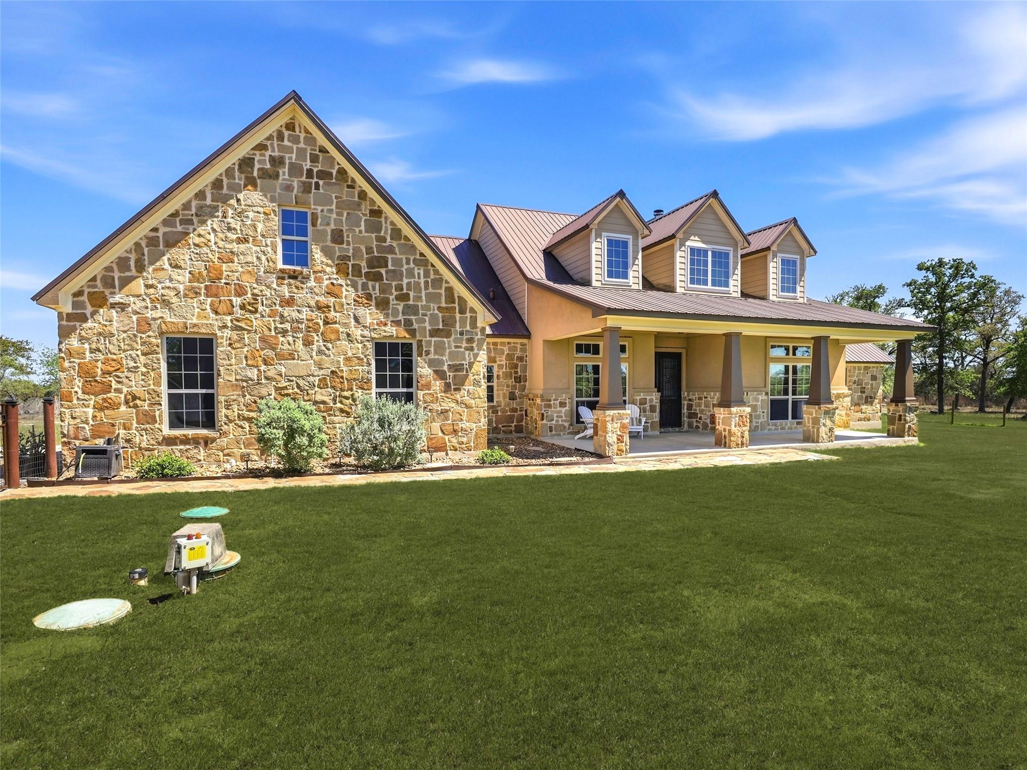 1211 Copperhead Rd, Seguin, TX 78155