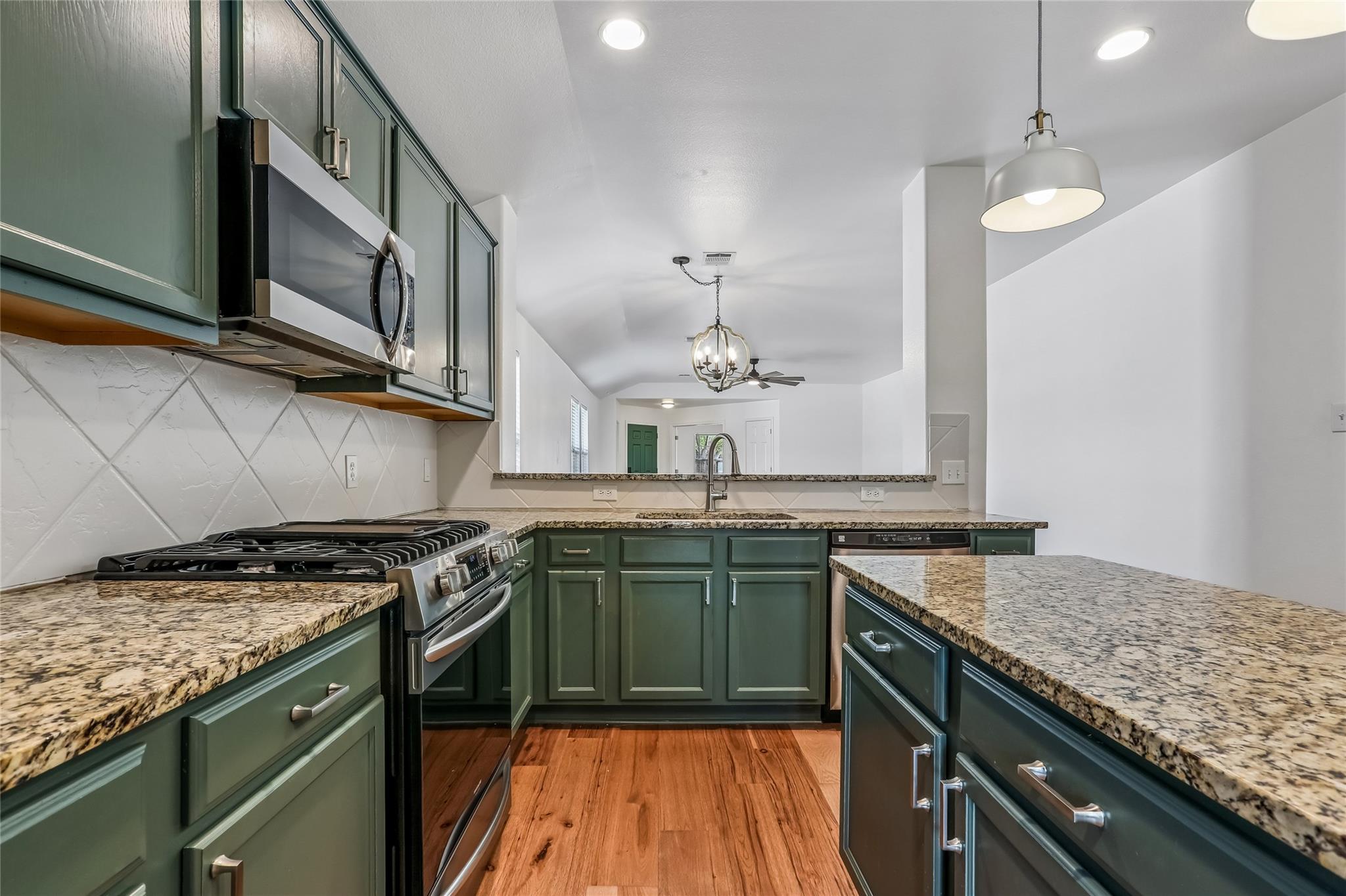 2060 Constellation Dr, Buda, TX 78610