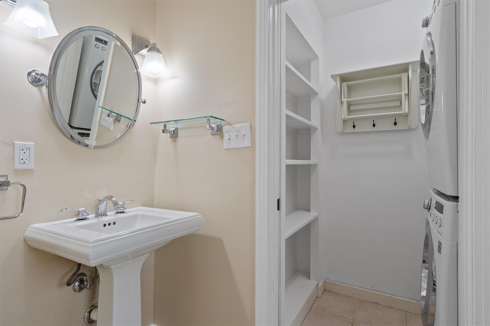 400 E Monroe St, Austin, TX 78704