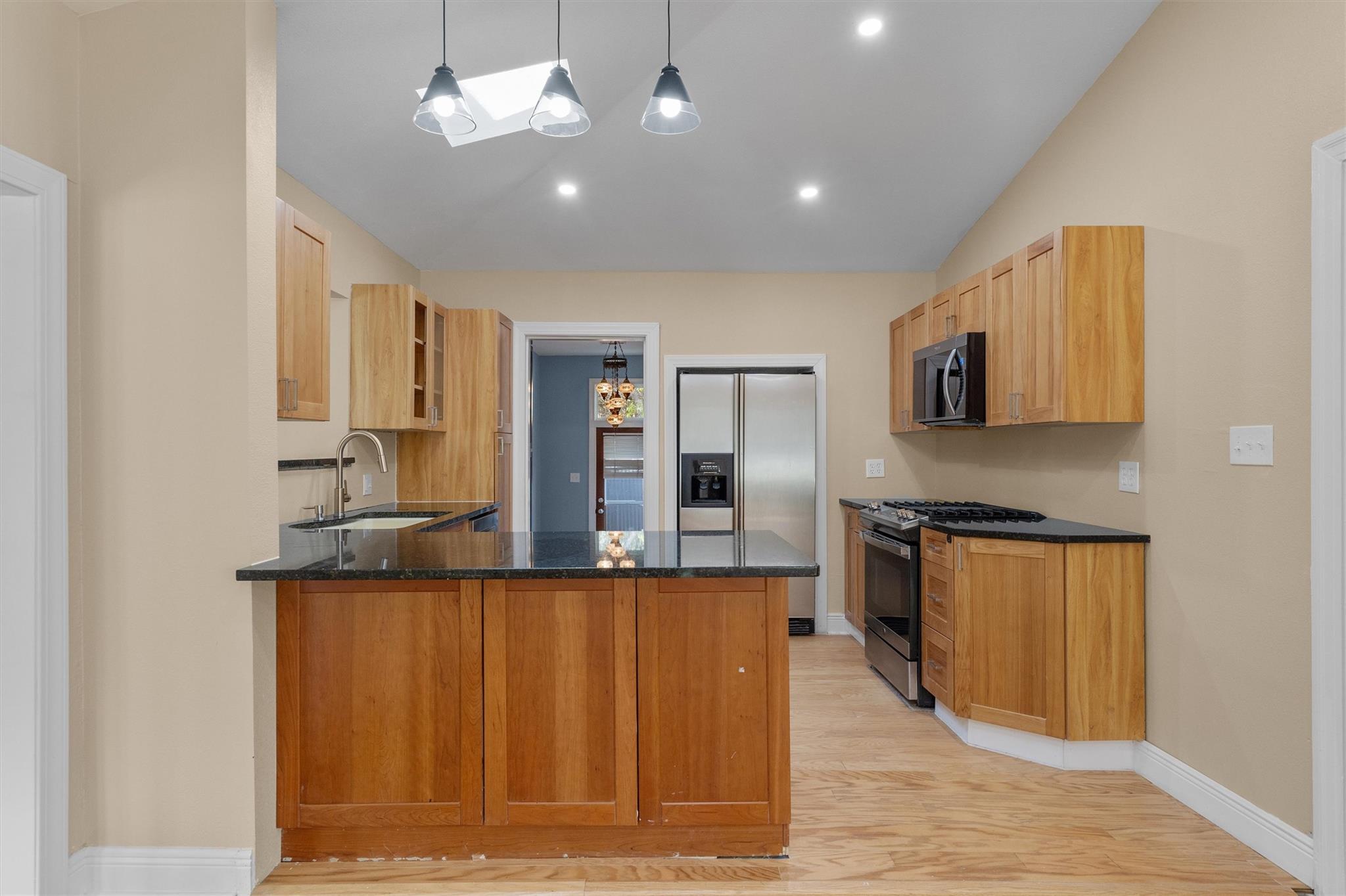 400 E Monroe St, Austin, TX 78704