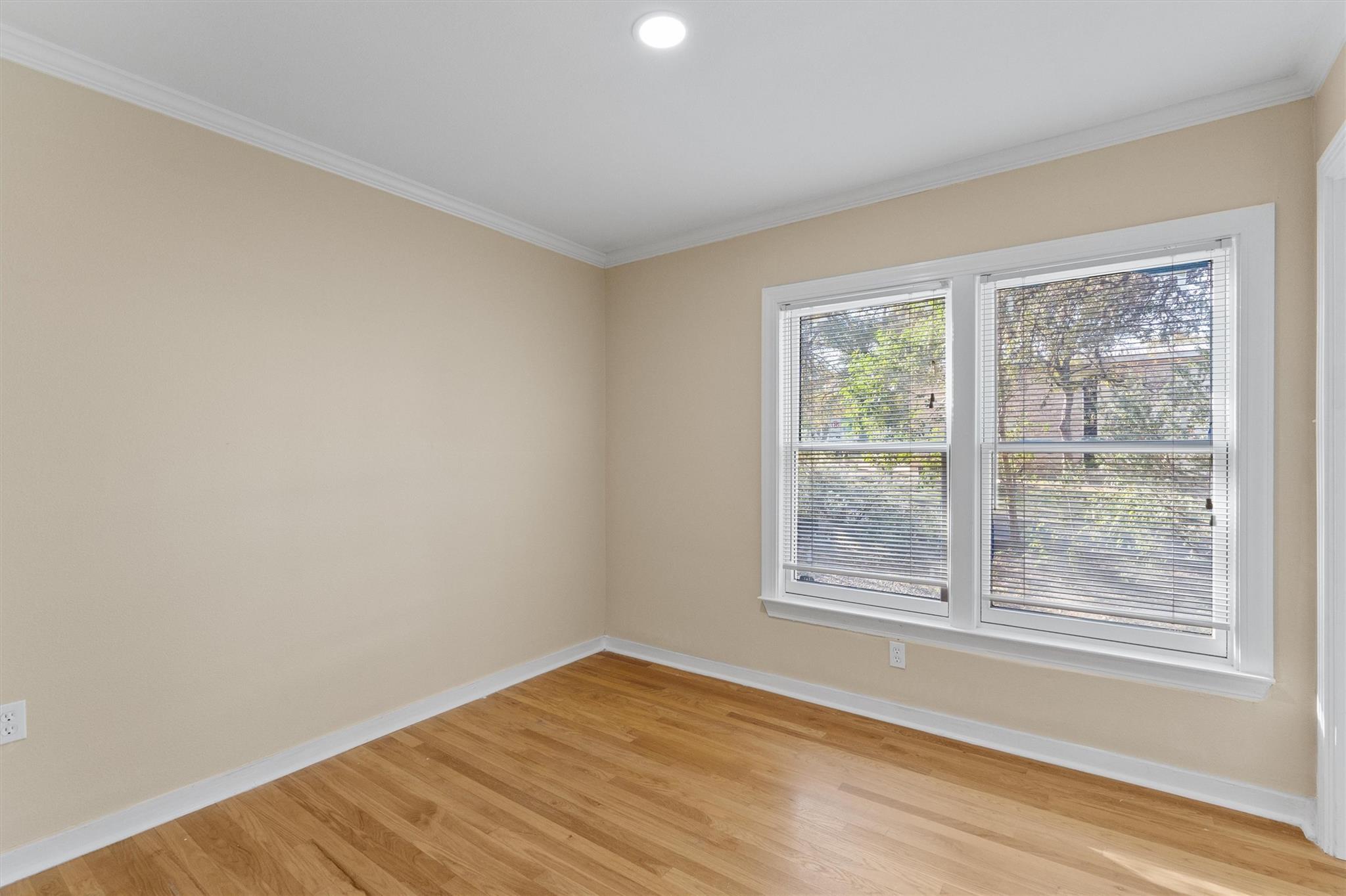 400 E Monroe St, Austin, TX 78704