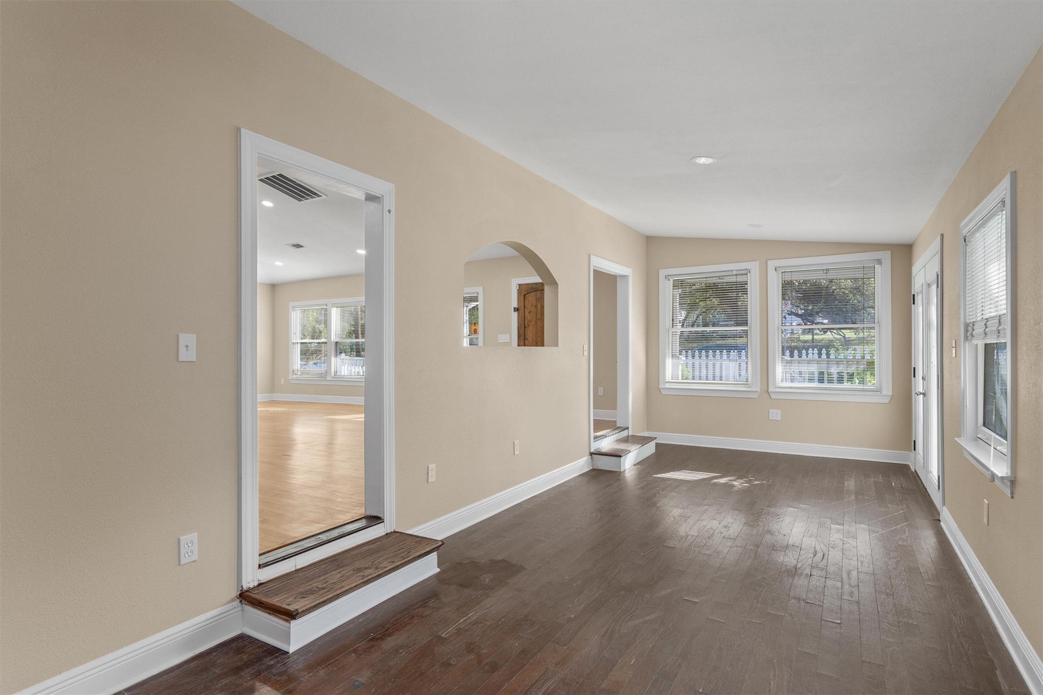 400 E Monroe St, Austin, TX 78704