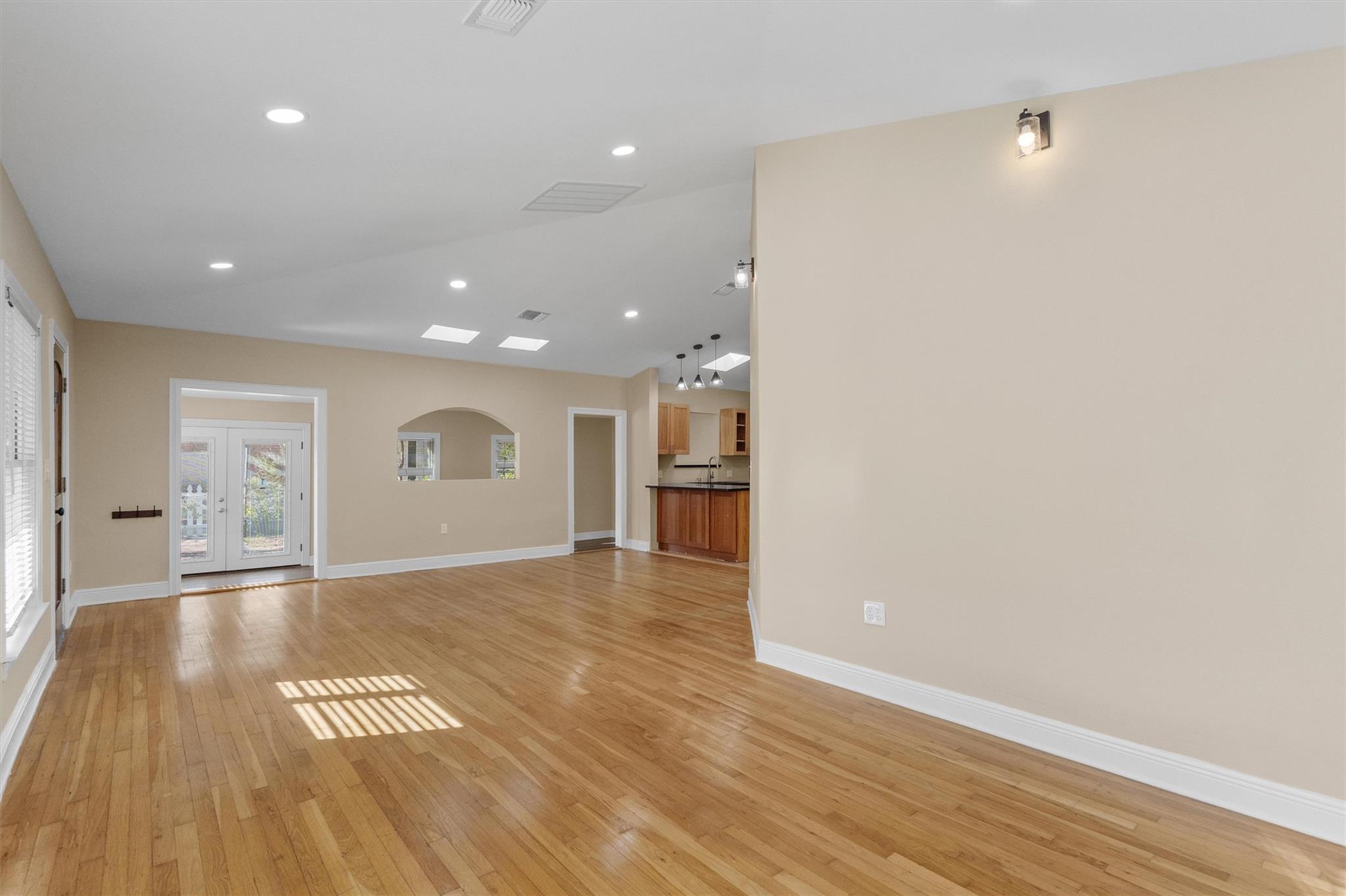 400 E Monroe St, Austin, TX 78704