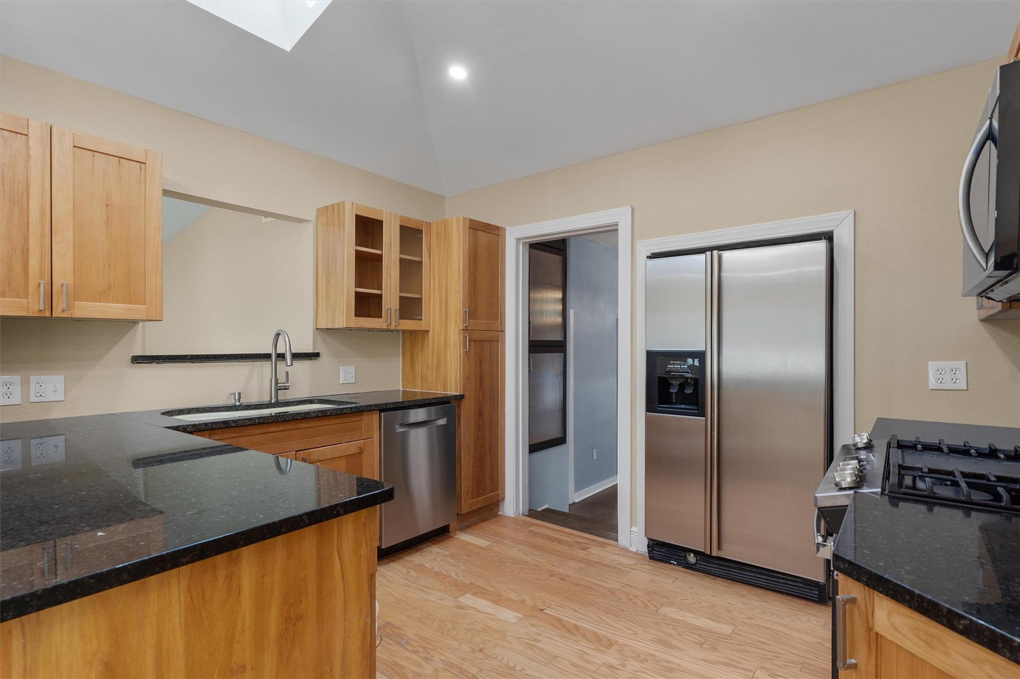 400 E Monroe St, Austin, TX 78704