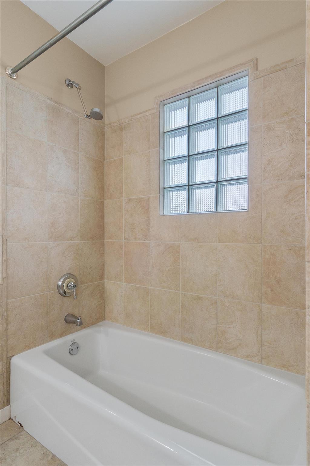 400 E Monroe St, Austin, TX 78704