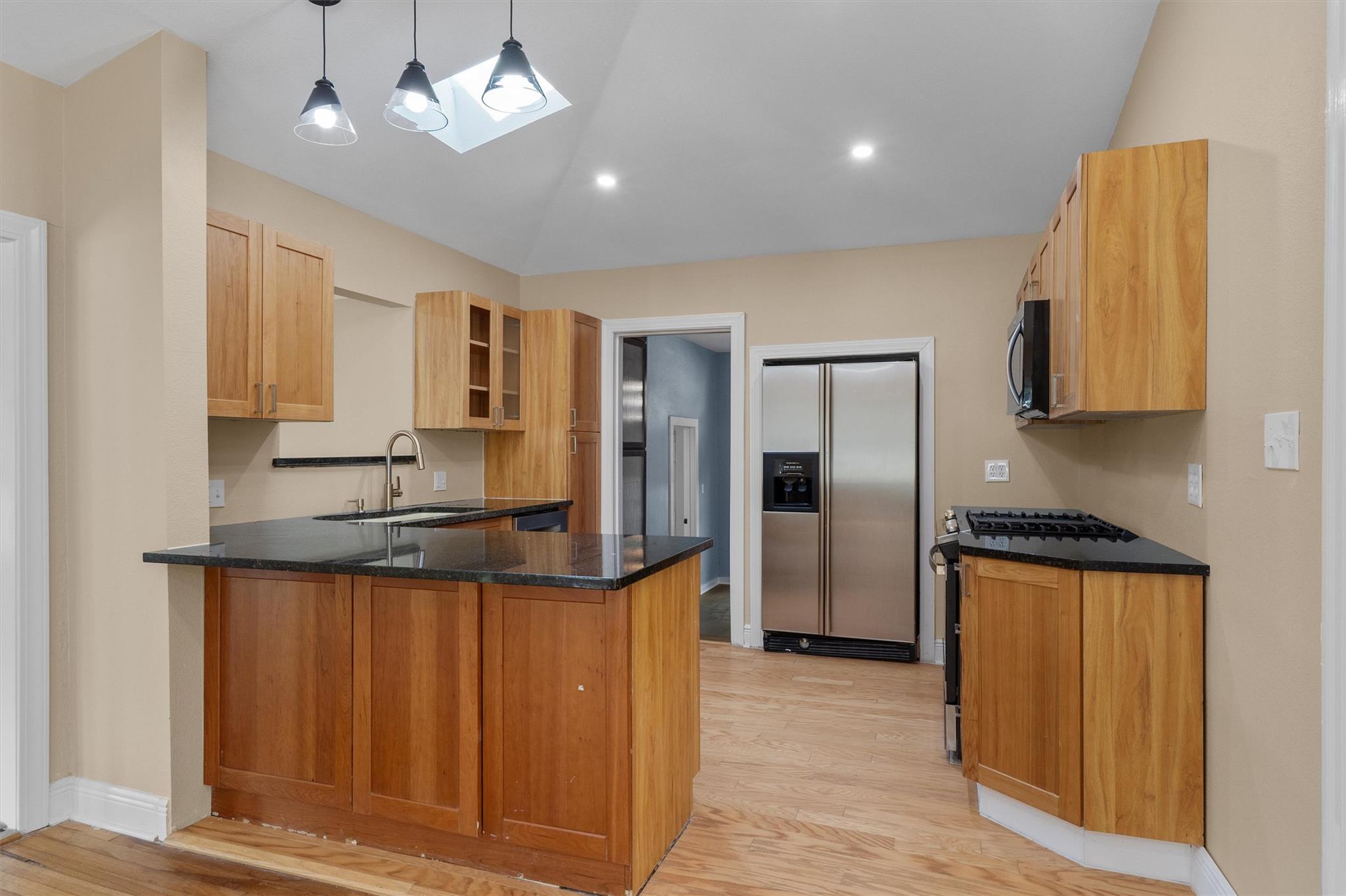 400 E Monroe St, Austin, TX 78704