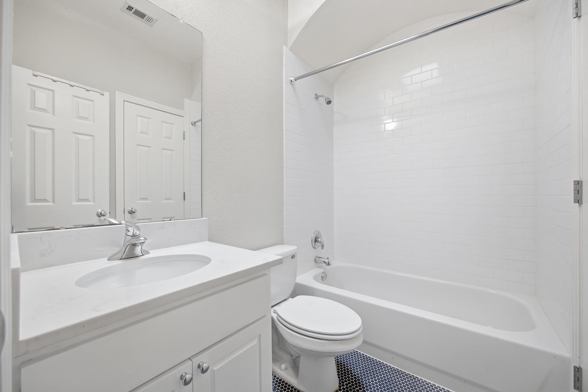 406 Hazeltine Dr, Lakeway, TX 78734