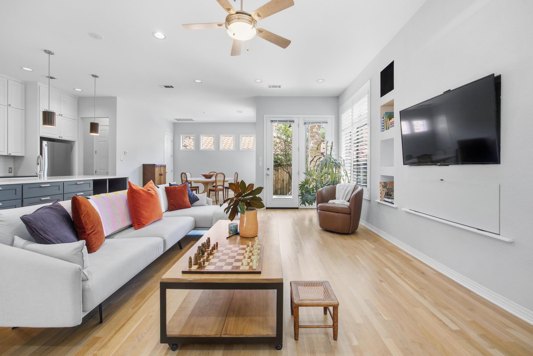 406 Hazeltine Dr, Lakeway, TX 78734