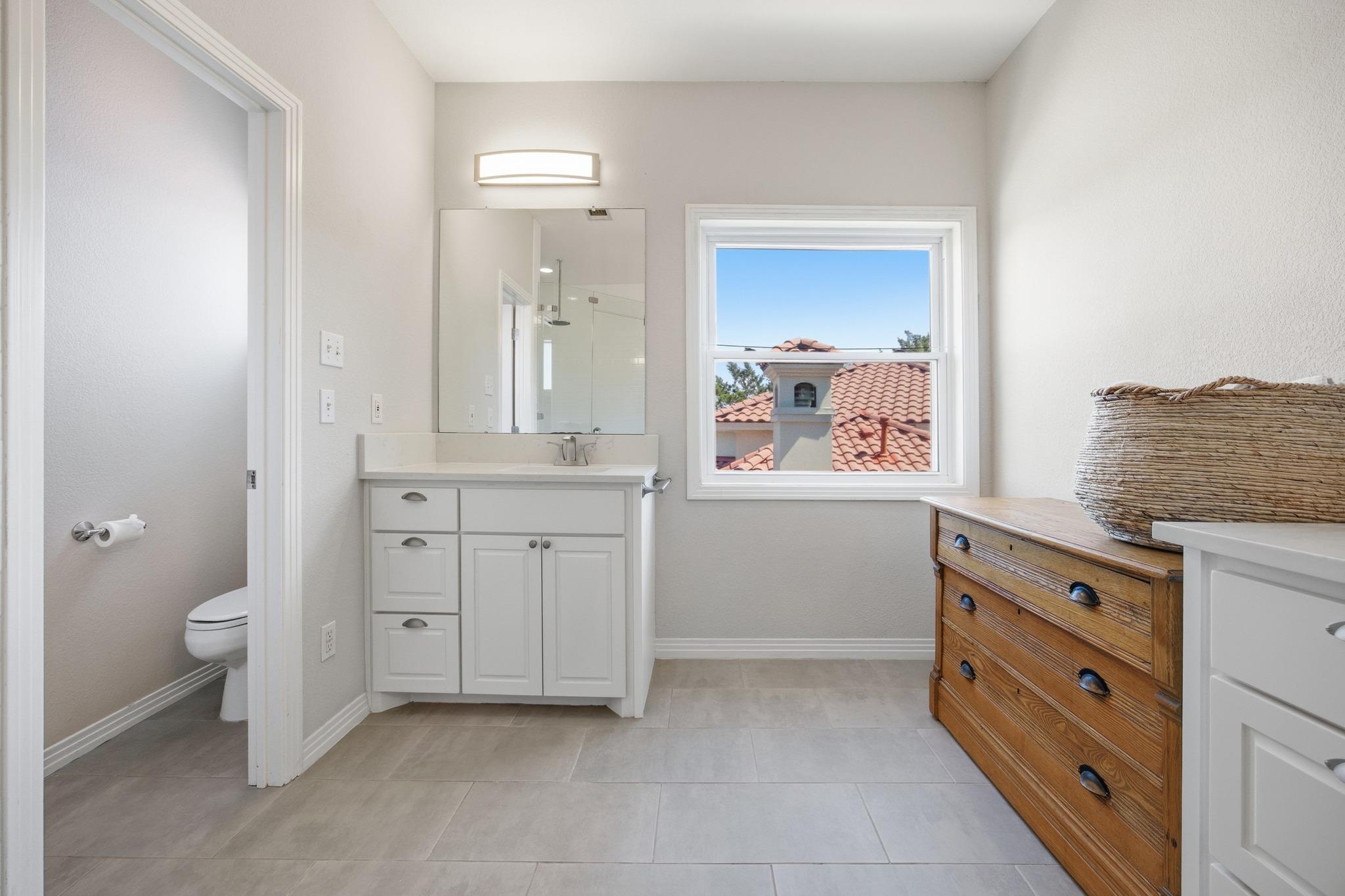 406 Hazeltine Dr, Lakeway, TX 78734