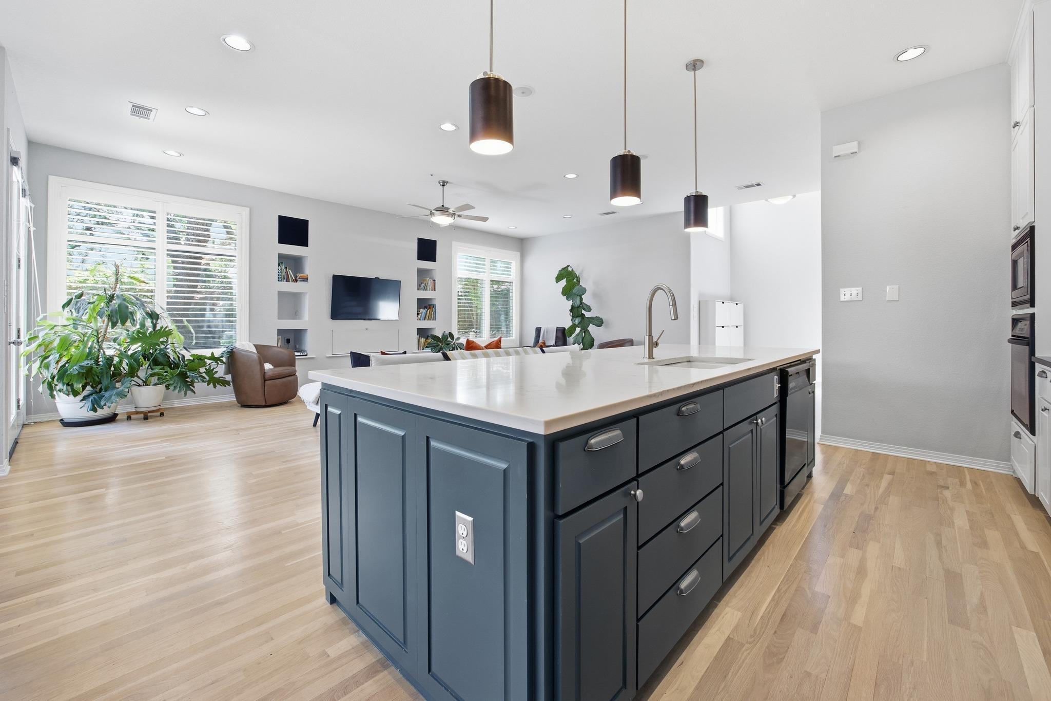 406 Hazeltine Dr, Lakeway, TX 78734