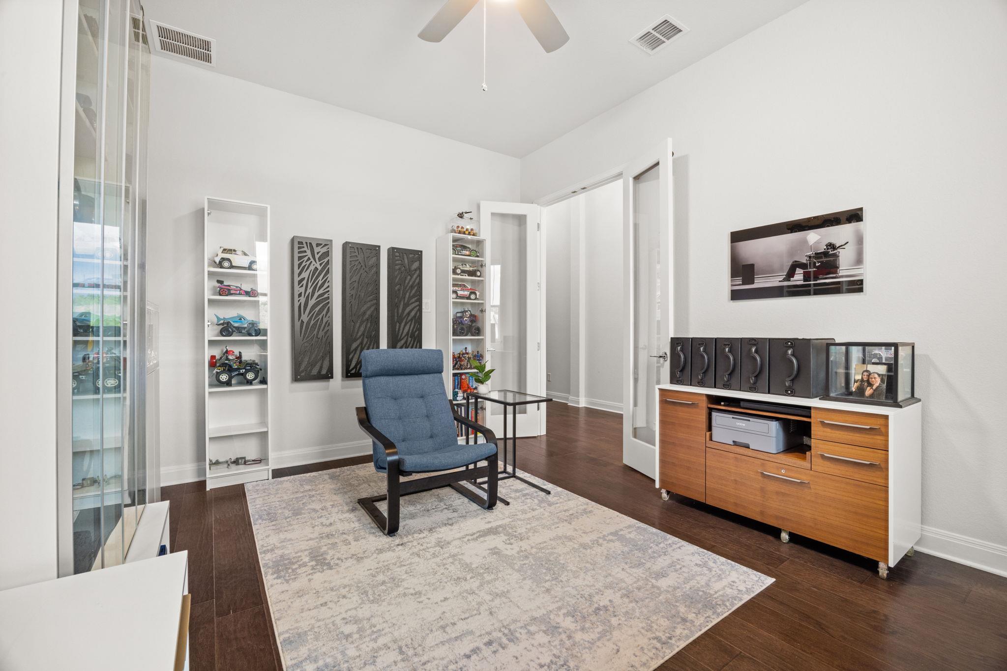 372 Raptor Beak Way, Cedar Creek, TX 78612