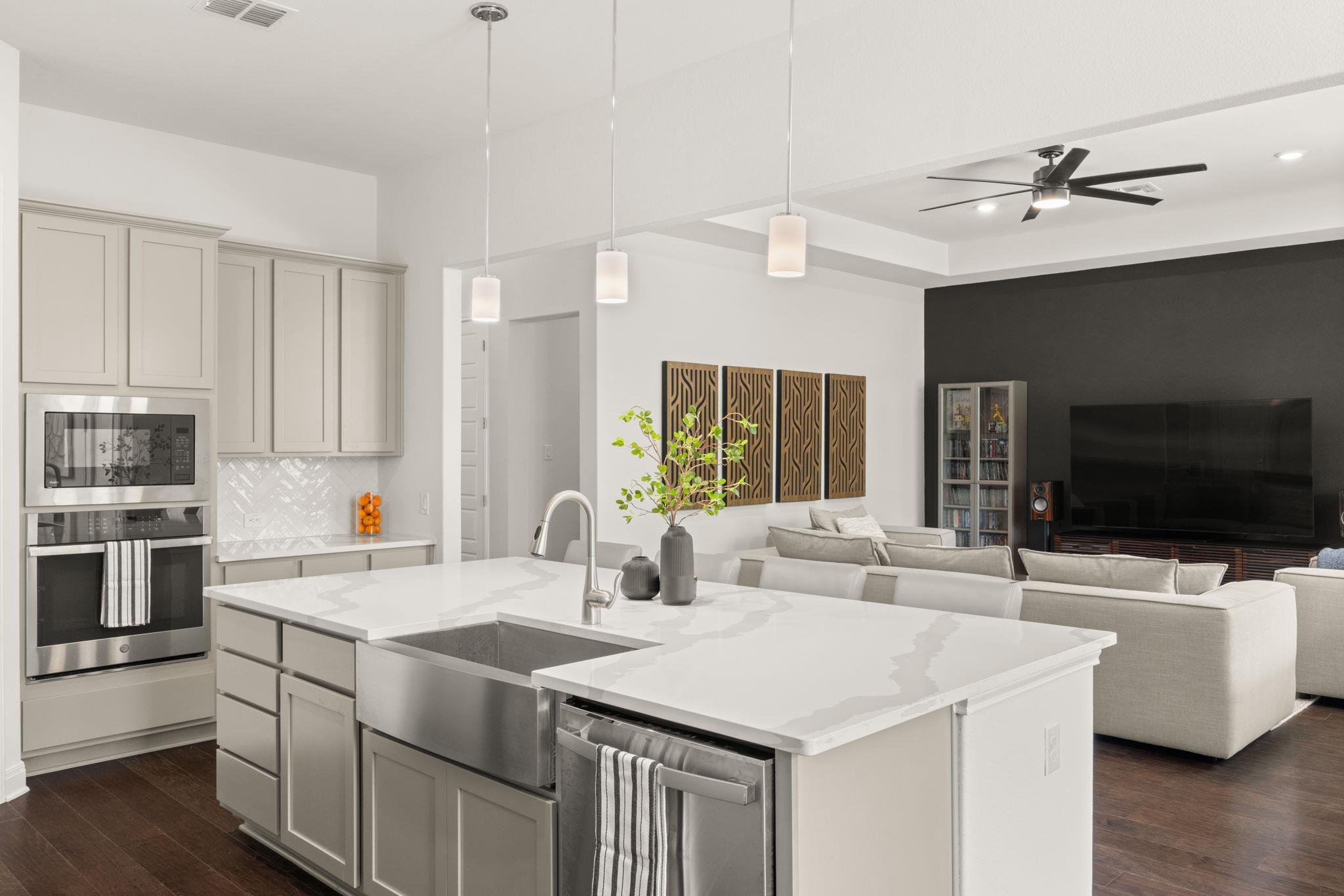 372 Raptor Beak Way, Cedar Creek, TX 78612