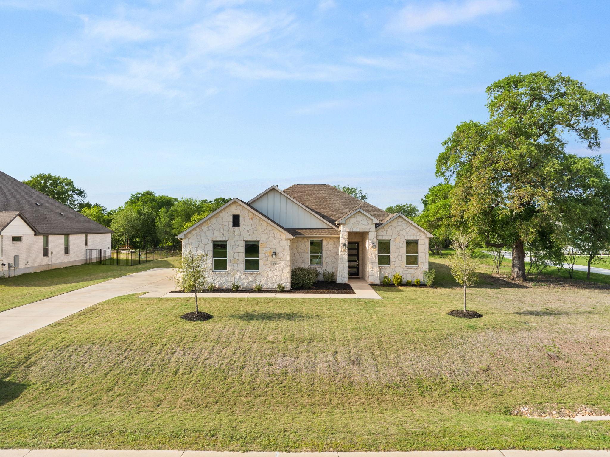372 Raptor Beak Way, Cedar Creek, TX 78612