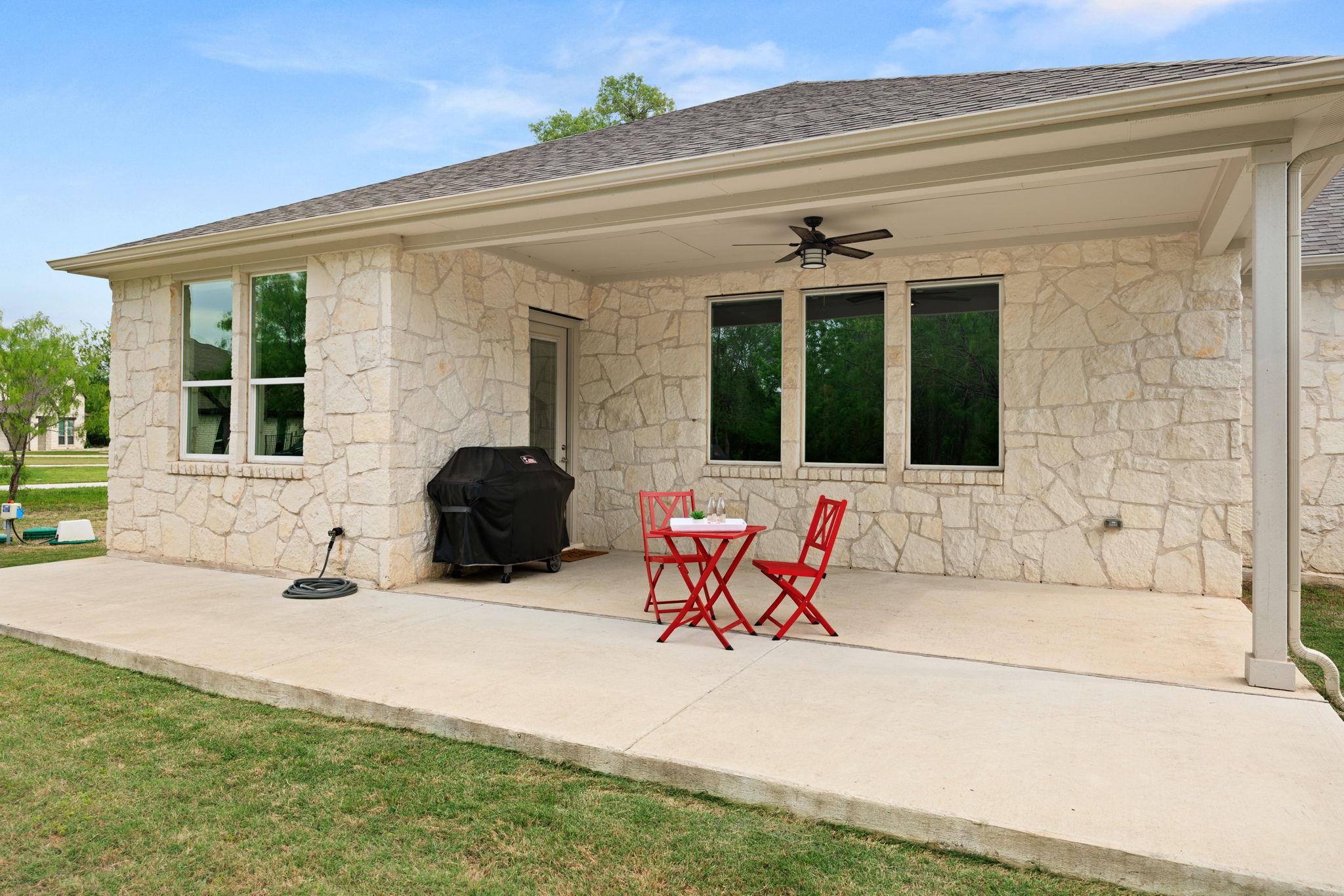 372 Raptor Beak Way, Cedar Creek, TX 78612