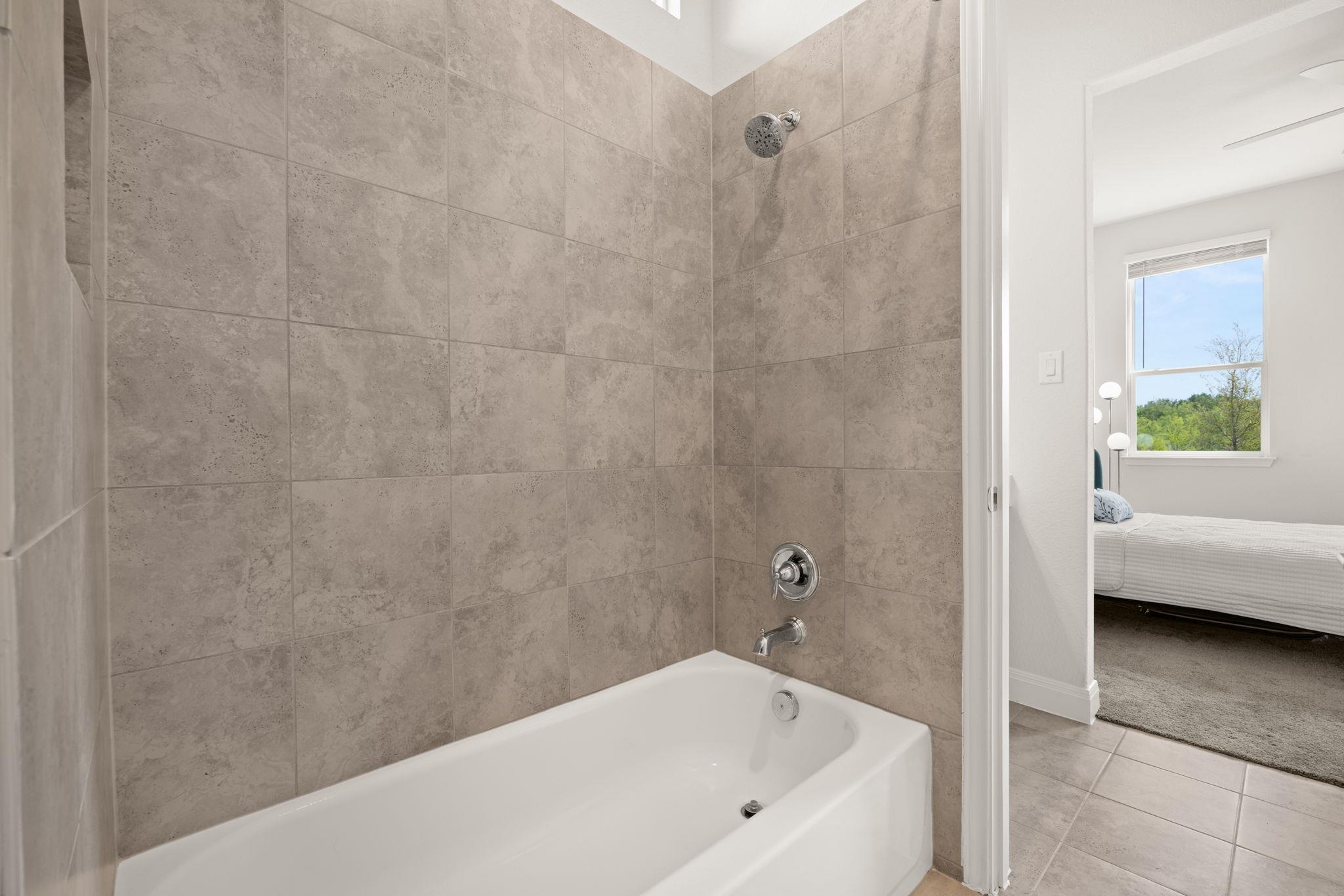 372 Raptor Beak Way, Cedar Creek, TX 78612