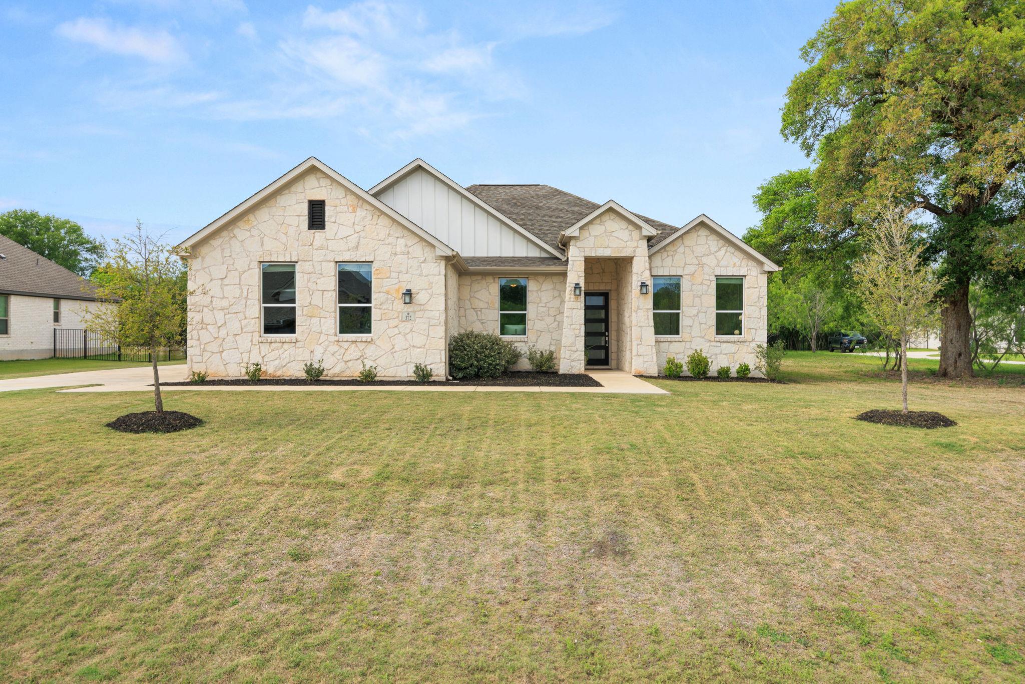 372 Raptor Beak Way, Cedar Creek, TX 78612