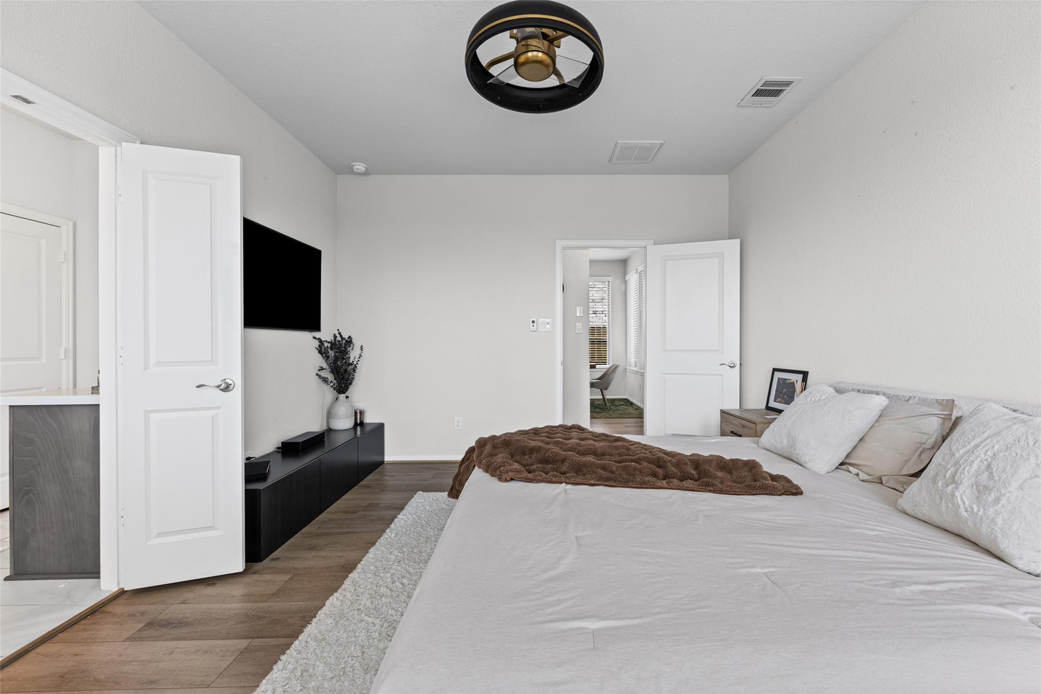 904 Azul Lagoon Dr # 11, Leander, TX 78641