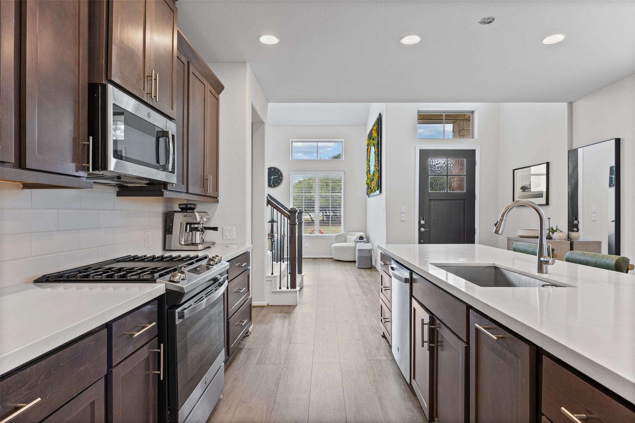 904 Azul Lagoon Dr # 11, Leander, TX 78641