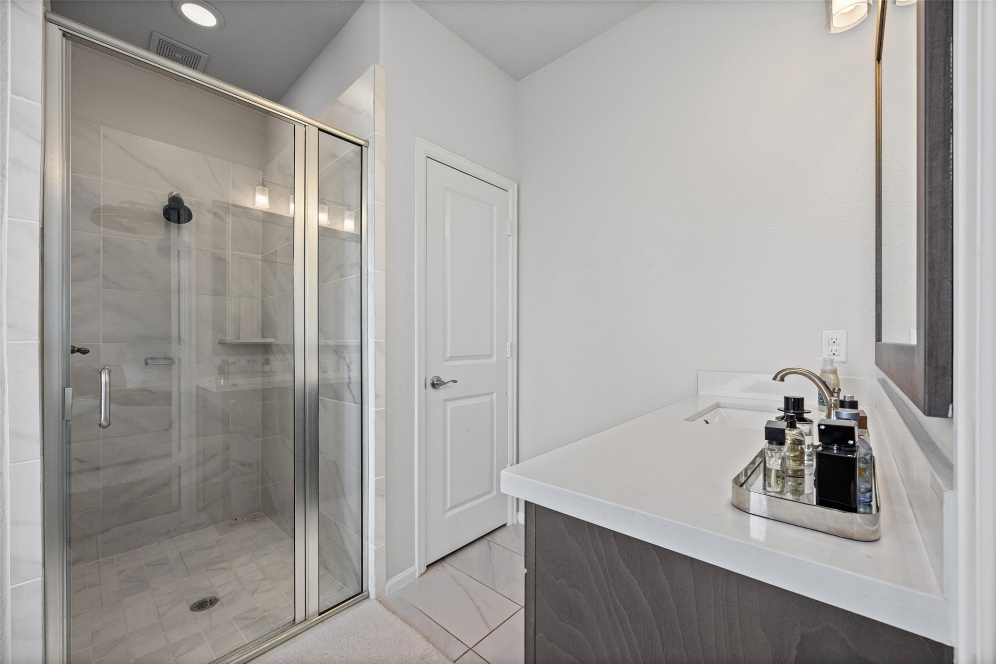 904 Azul Lagoon Dr # 11, Leander, TX 78641