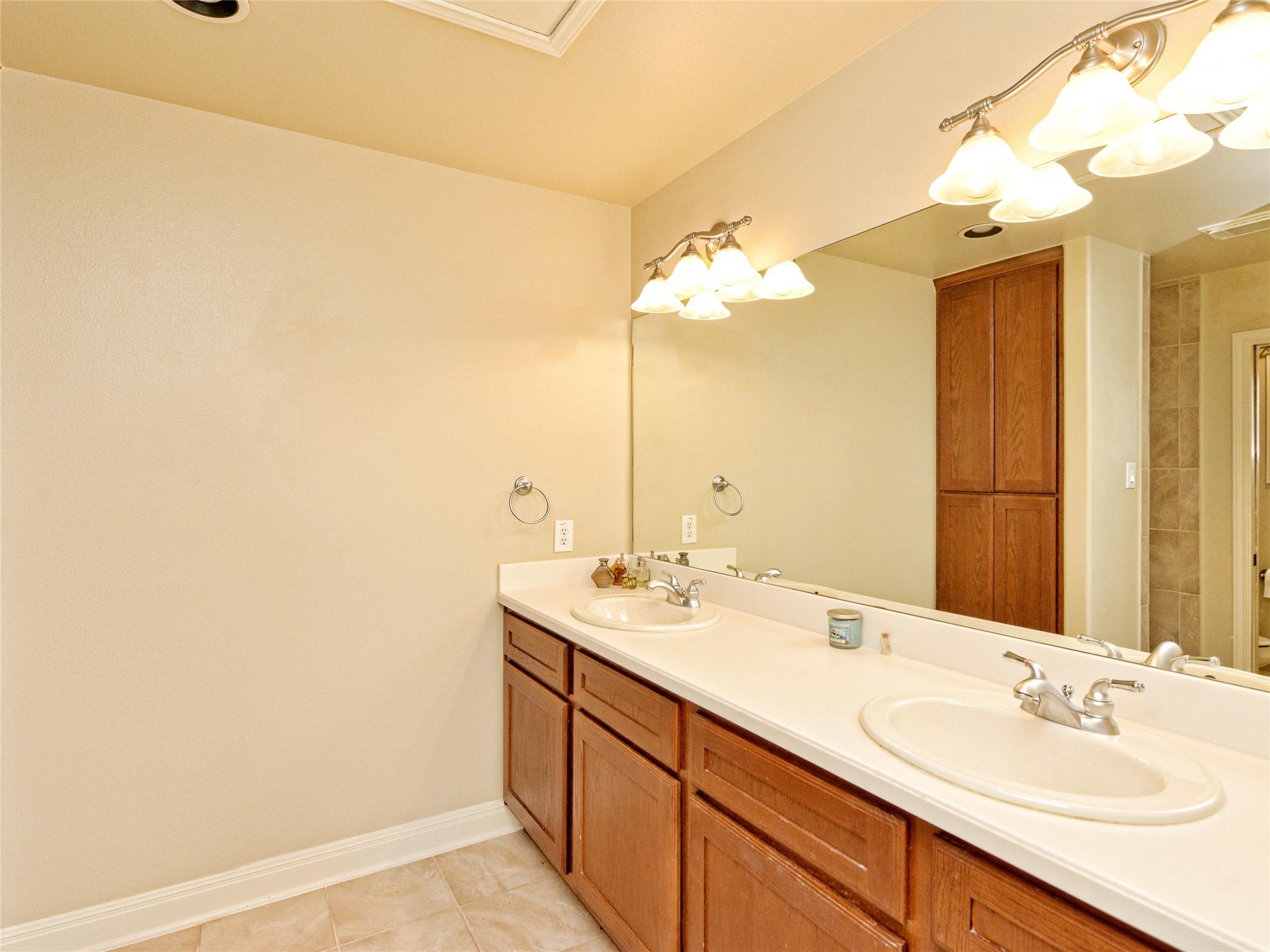 1908 Kahala Sunset Dr # H, Spicewood, TX 78669