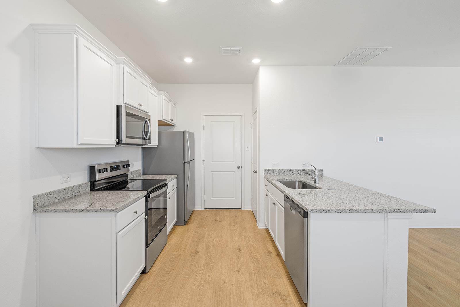 137 Desert Hare Dr, Jarrell, TX 76537