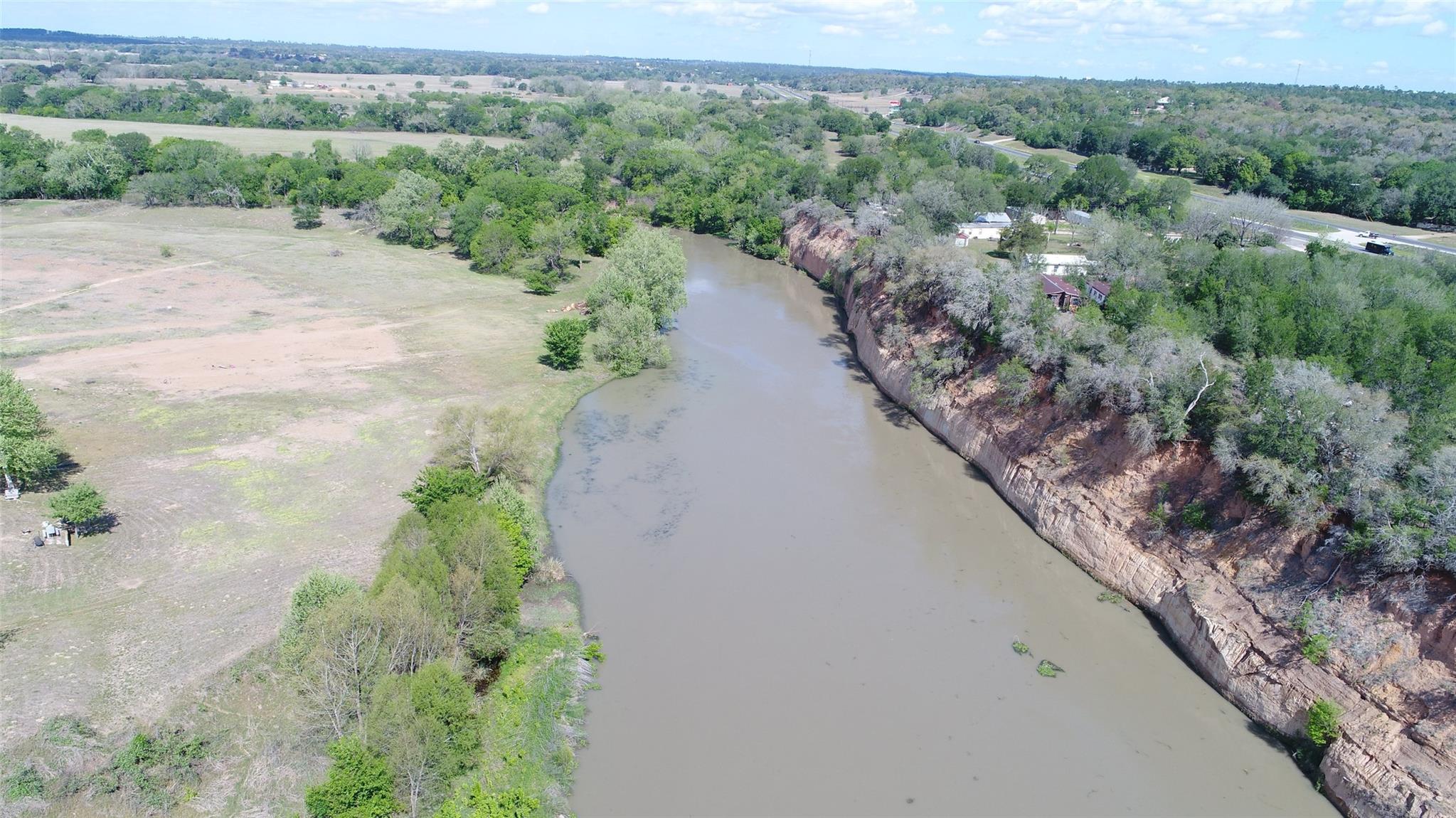 195 Hidden Shores Loop, Smithville, TX 78957