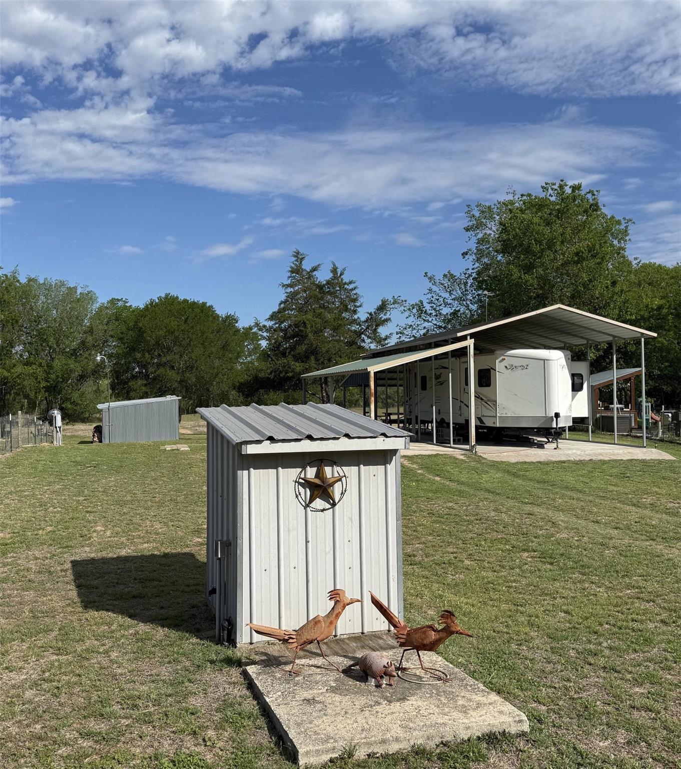 195 Hidden Shores Loop, Smithville, TX 78957
