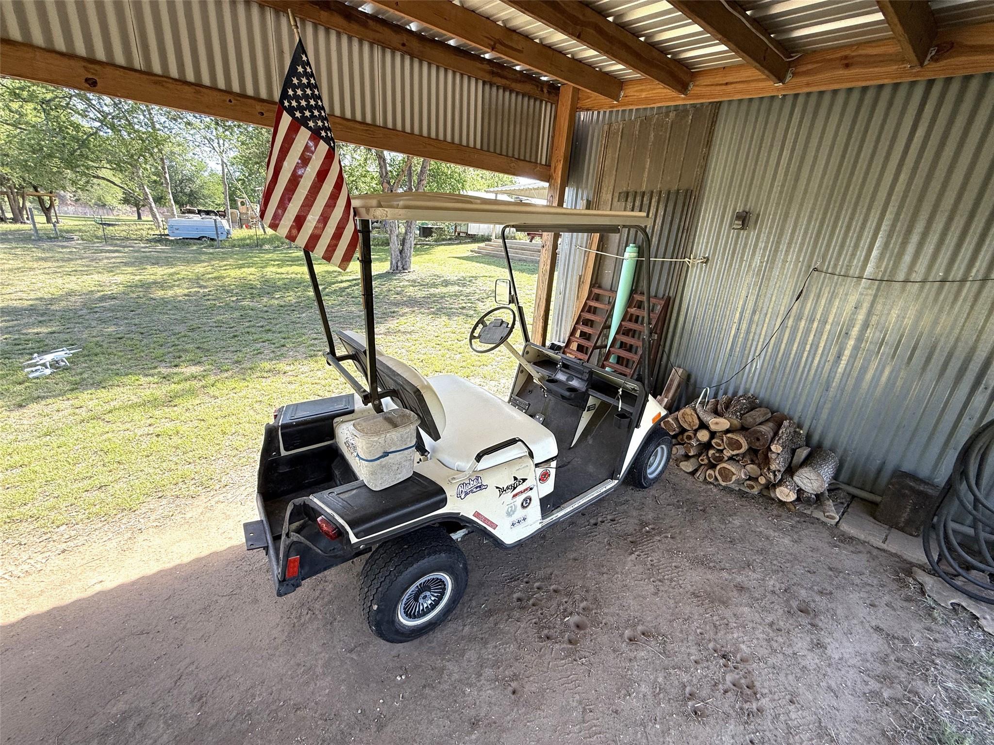 195 Hidden Shores Loop, Smithville, TX 78957