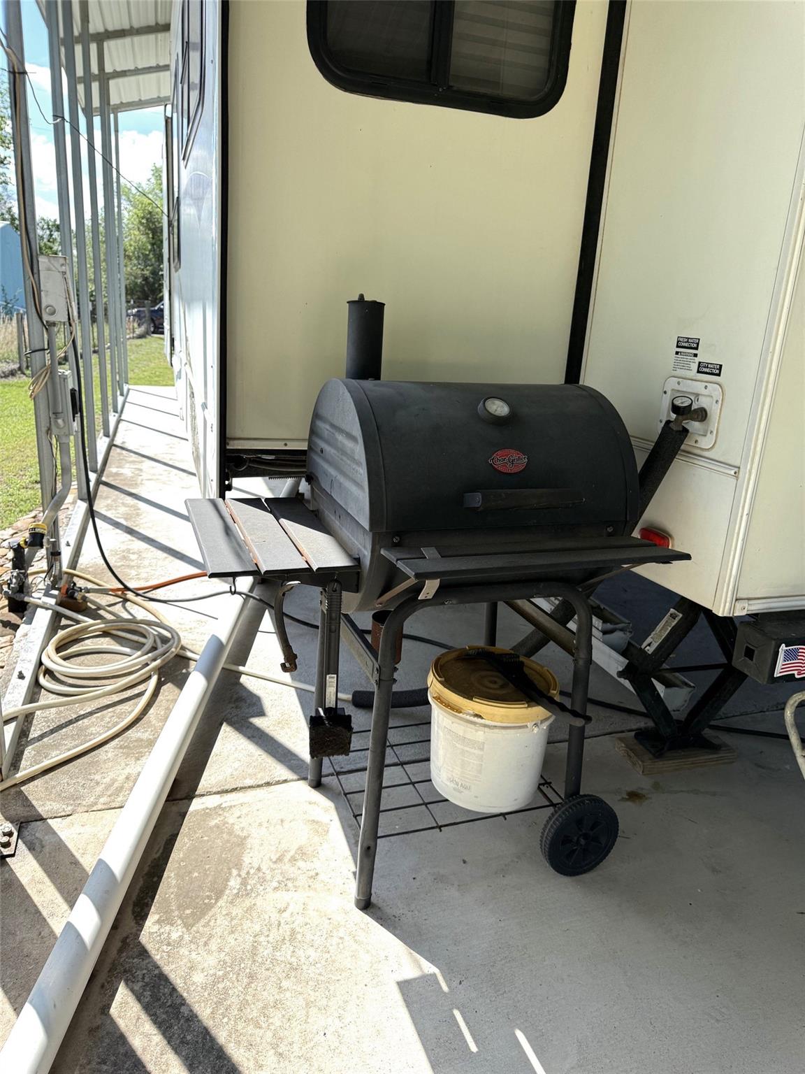 195 Hidden Shores Loop, Smithville, TX 78957