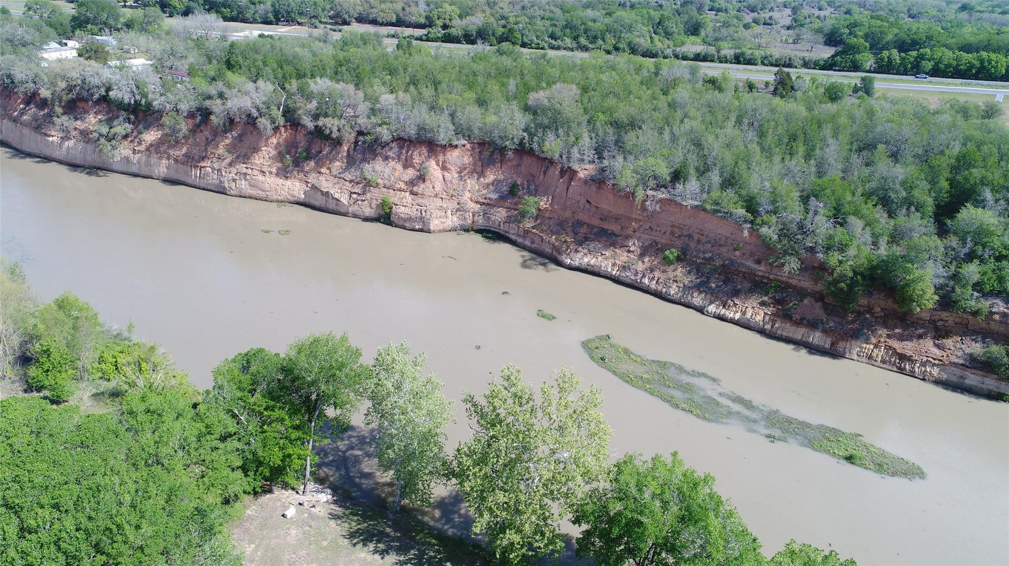 195 Hidden Shores Loop, Smithville, TX 78957