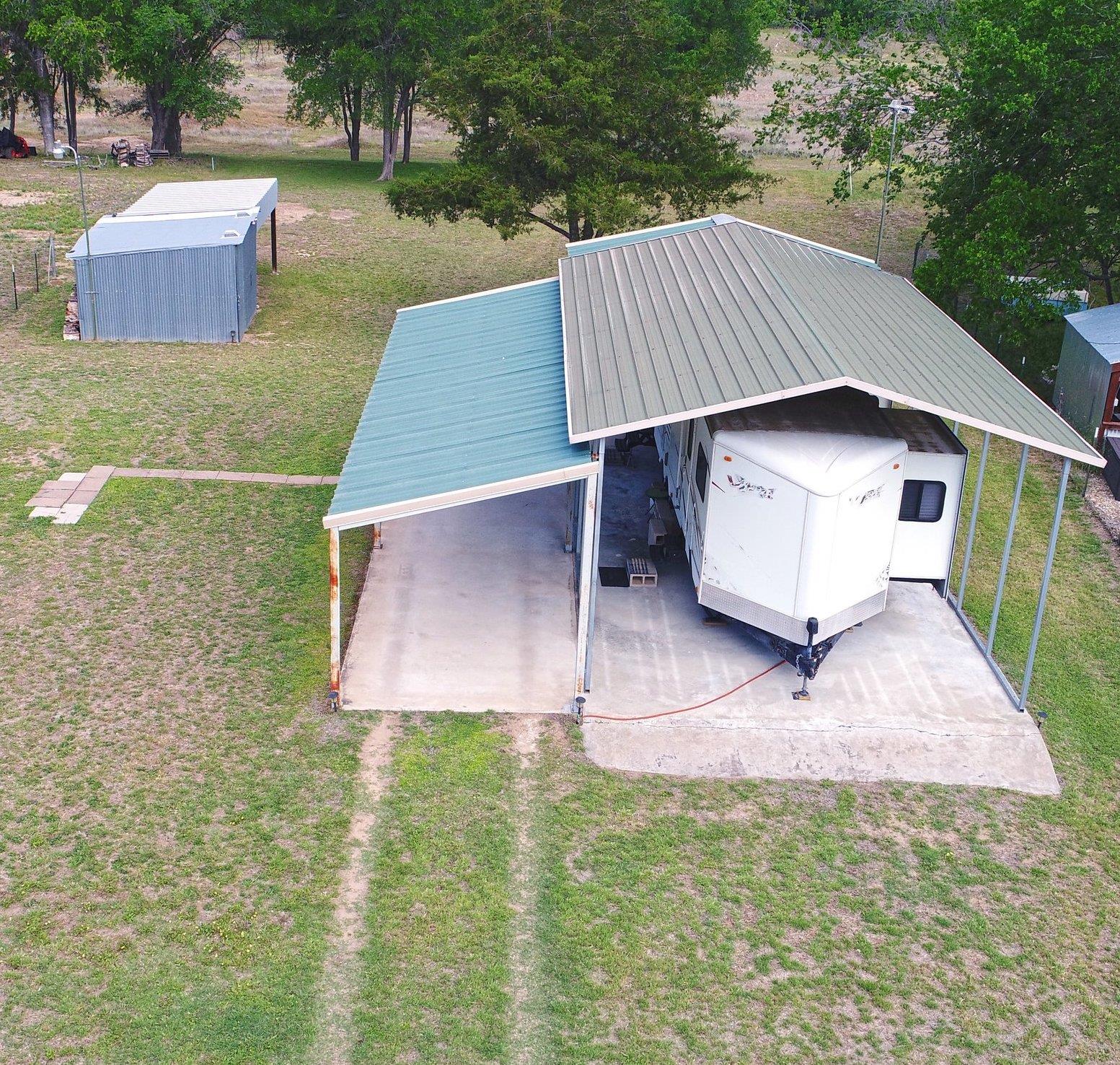195 Hidden Shores Loop, Smithville, TX 78957