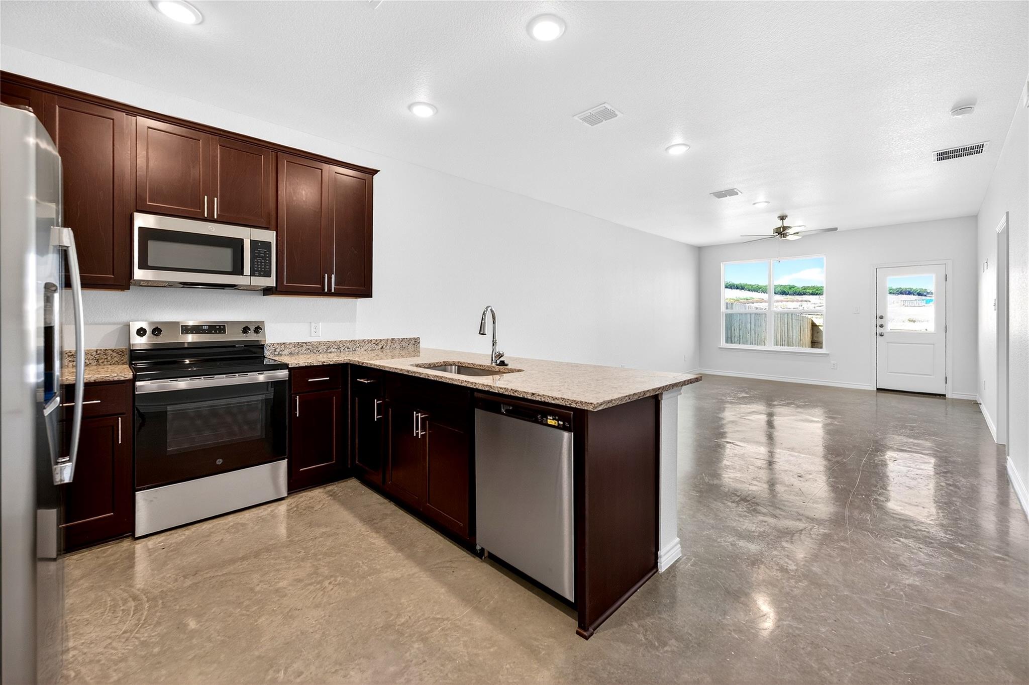 628 Pacific Crest Trl # B, Copperas Cove, TX 76522