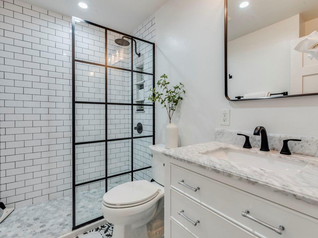 500 E Riverside Dr # 206, Austin, TX 78704