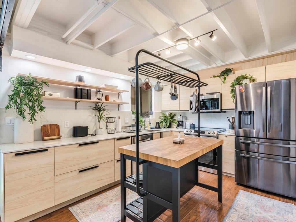 500 E Riverside Dr # 206, Austin, TX 78704