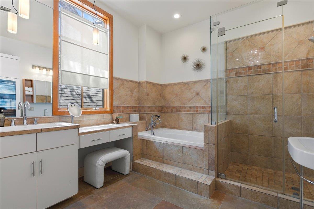 2207 Forest Trl # A, Austin, TX 78703