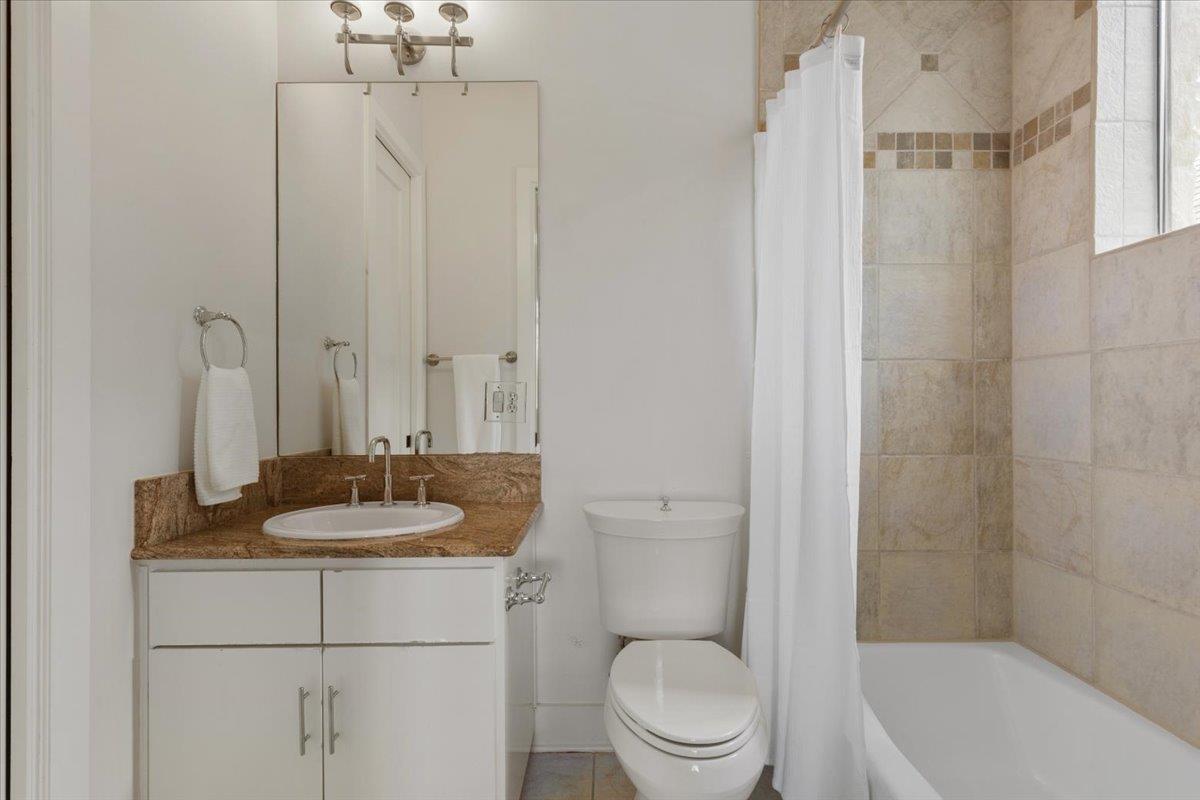 2207 Forest Trl # A, Austin, TX 78703