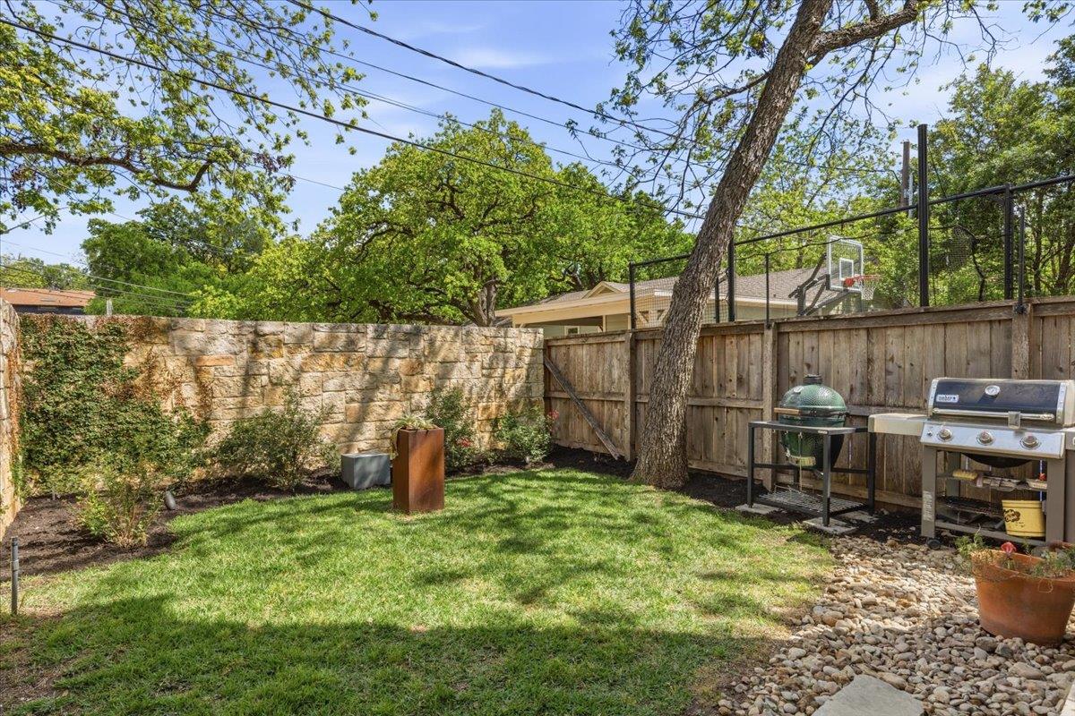 2207 Forest Trl # A, Austin, TX 78703