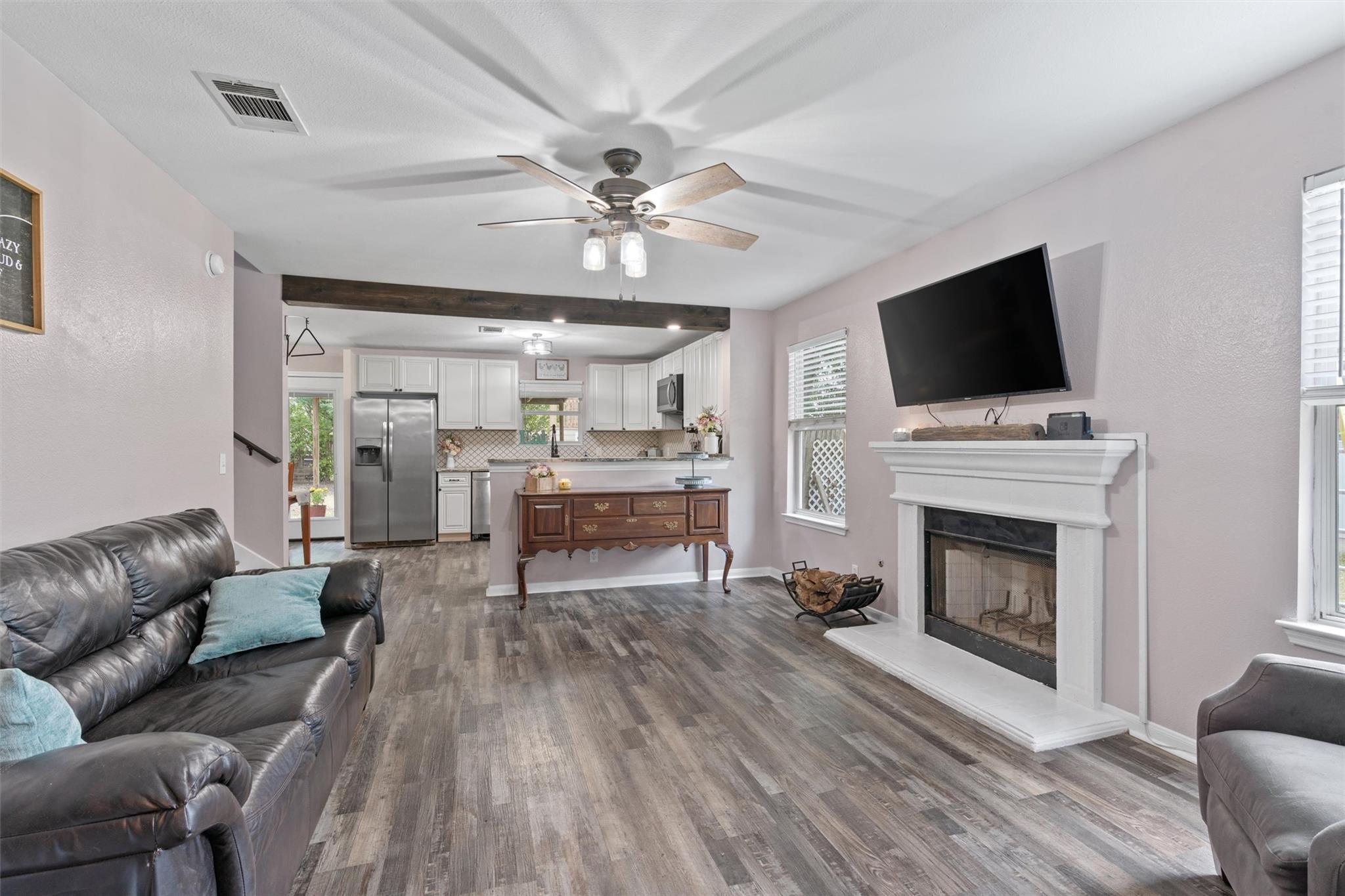 709 Sparkling Brook Ln, Leander, TX 78641