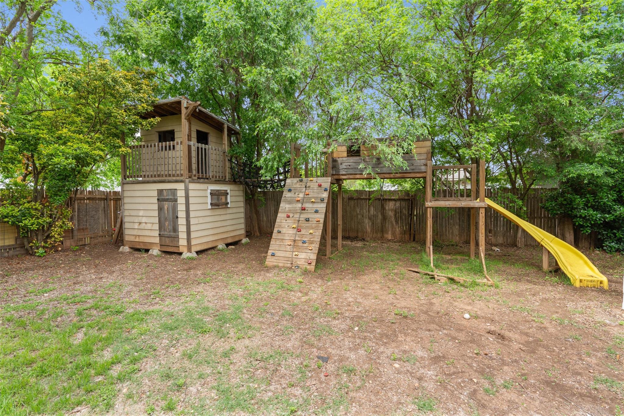 709 Sparkling Brook Ln, Leander, TX 78641